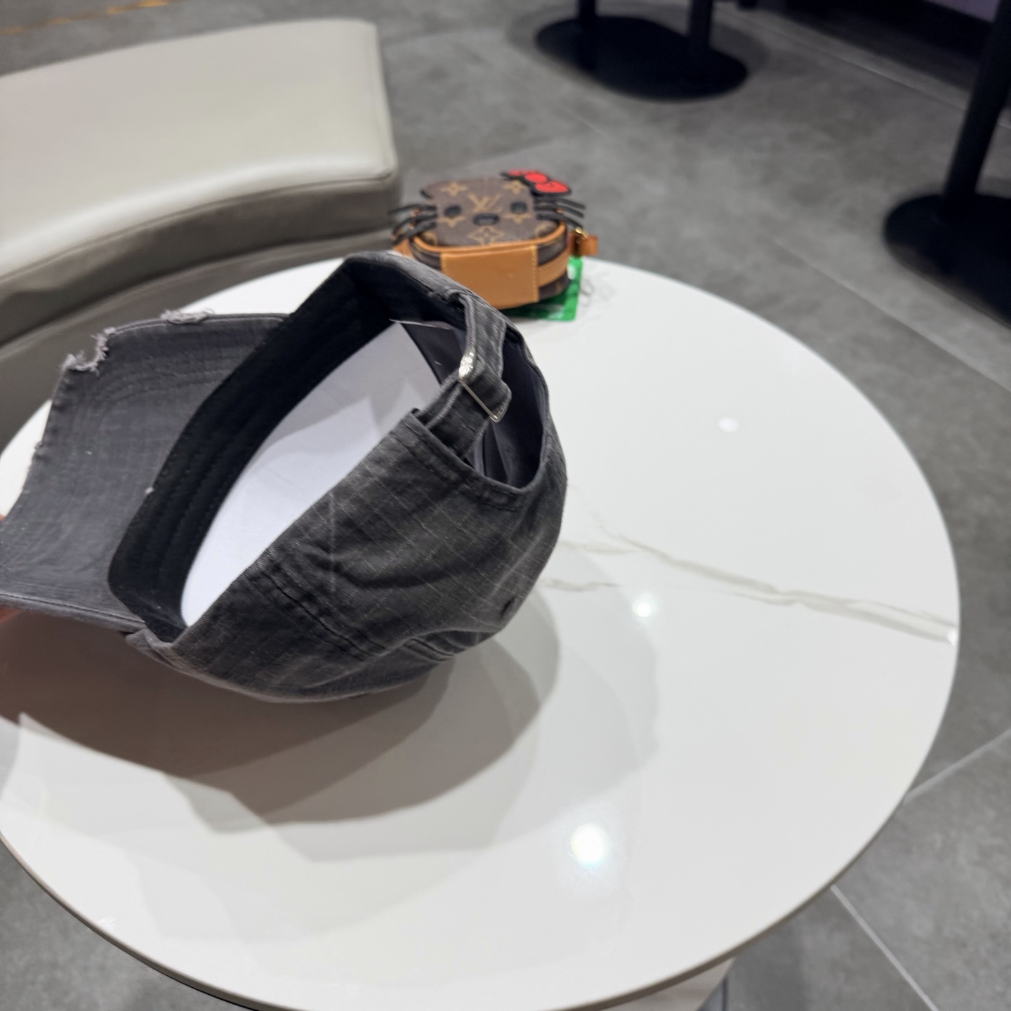 蒙口早春新款洗水做旧破洞棒球帽，男女同款