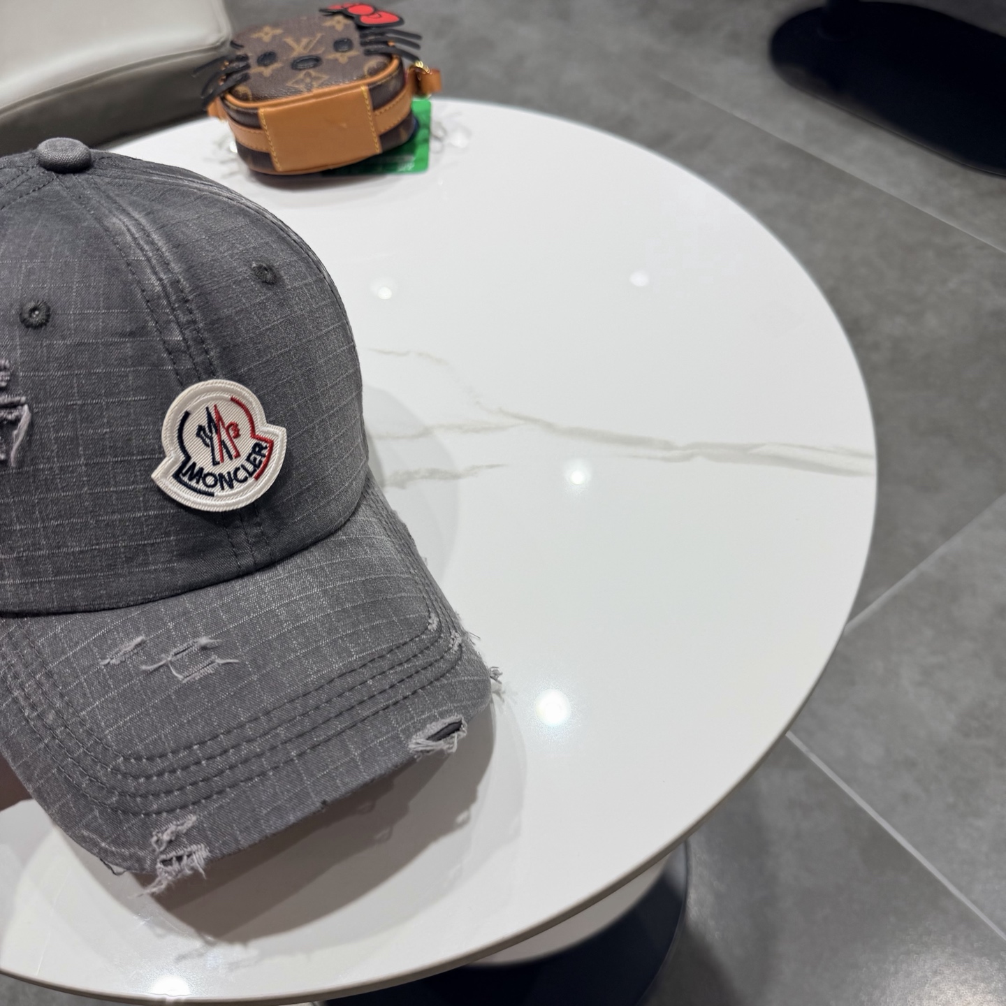 蒙口早春新款洗水做旧破洞棒球帽，男女同款