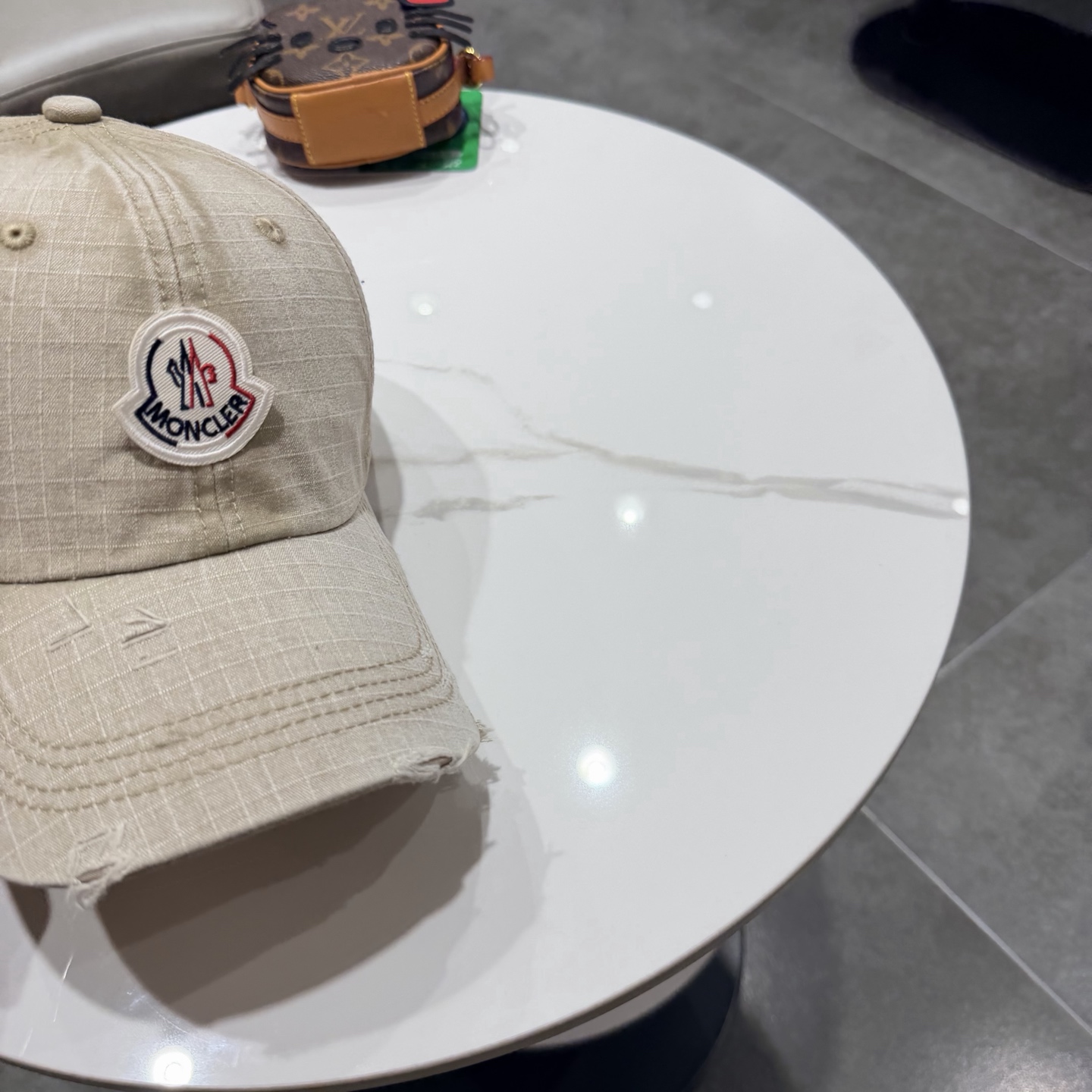 蒙口早春新款洗水做旧破洞棒球帽，男女同款