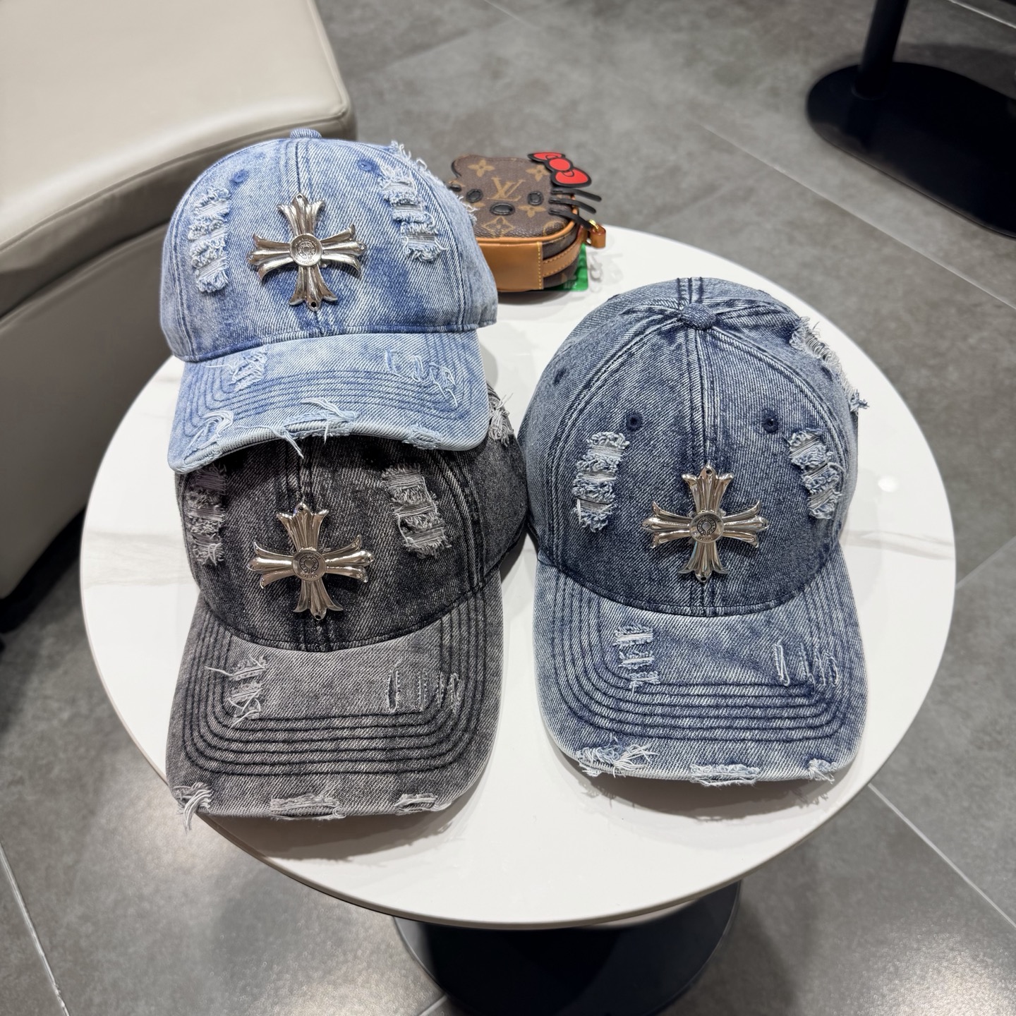 Chrome Hearts 克罗心💓早春韩版时尚复古做旧破洞帽子磨损设计百搭棒球帽鸭舌帽