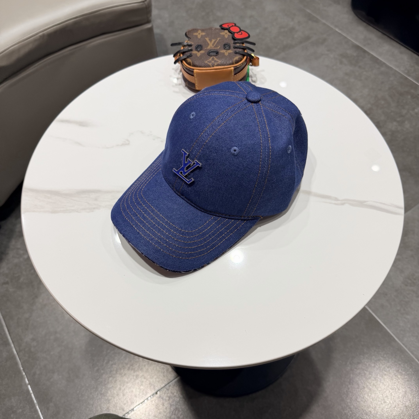 🧢路易威登棒球帽 LouisVuitton😍新款LV棒球帽，重工打造♥️高端大气，百搭款🤗男女通用！跑量