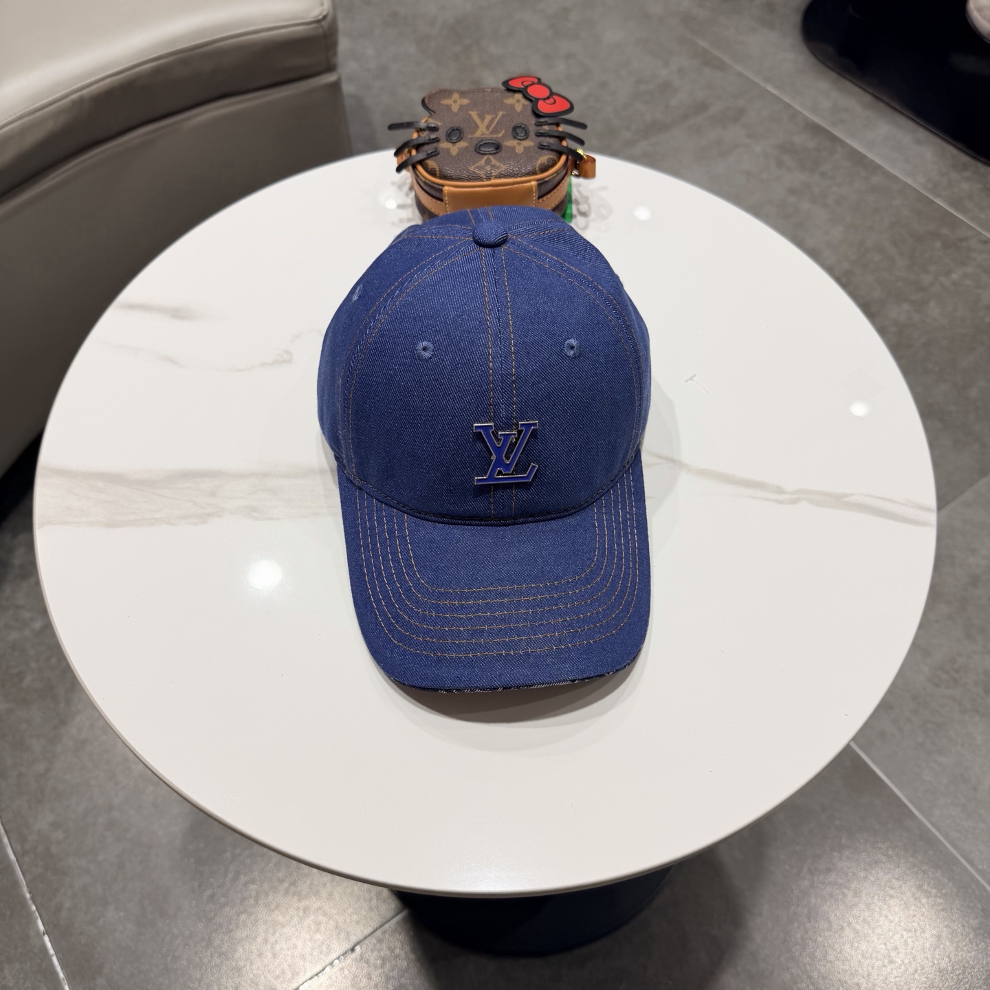 🧢路易威登棒球帽 LouisVuitton😍新款LV棒球帽，重工打造♥️高端大气，百搭款🤗男女通用！跑量