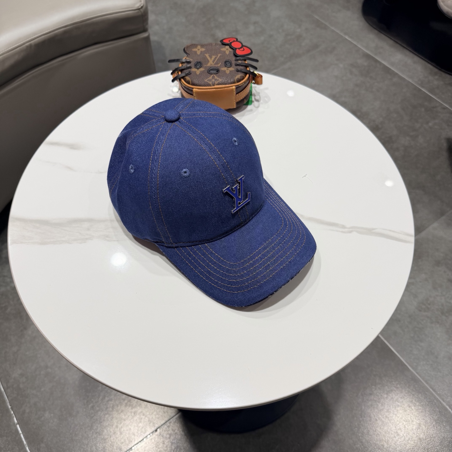 🧢路易威登棒球帽 LouisVuitton😍新款LV棒球帽，重工打造♥️高端大气，百搭款🤗男女通用！跑量