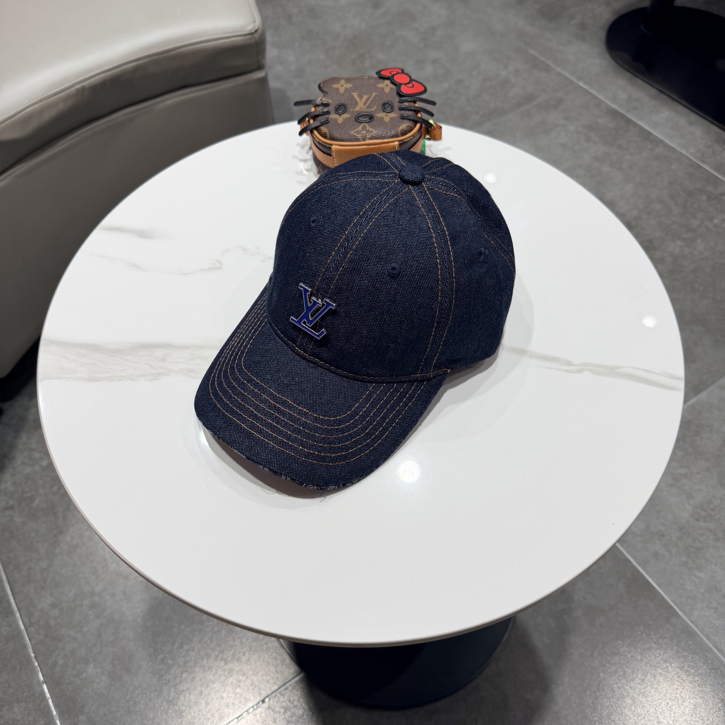 🧢路易威登棒球帽 LouisVuitton😍新款LV棒球帽，重工打造♥️高端大气，百搭款🤗男女通用！跑量