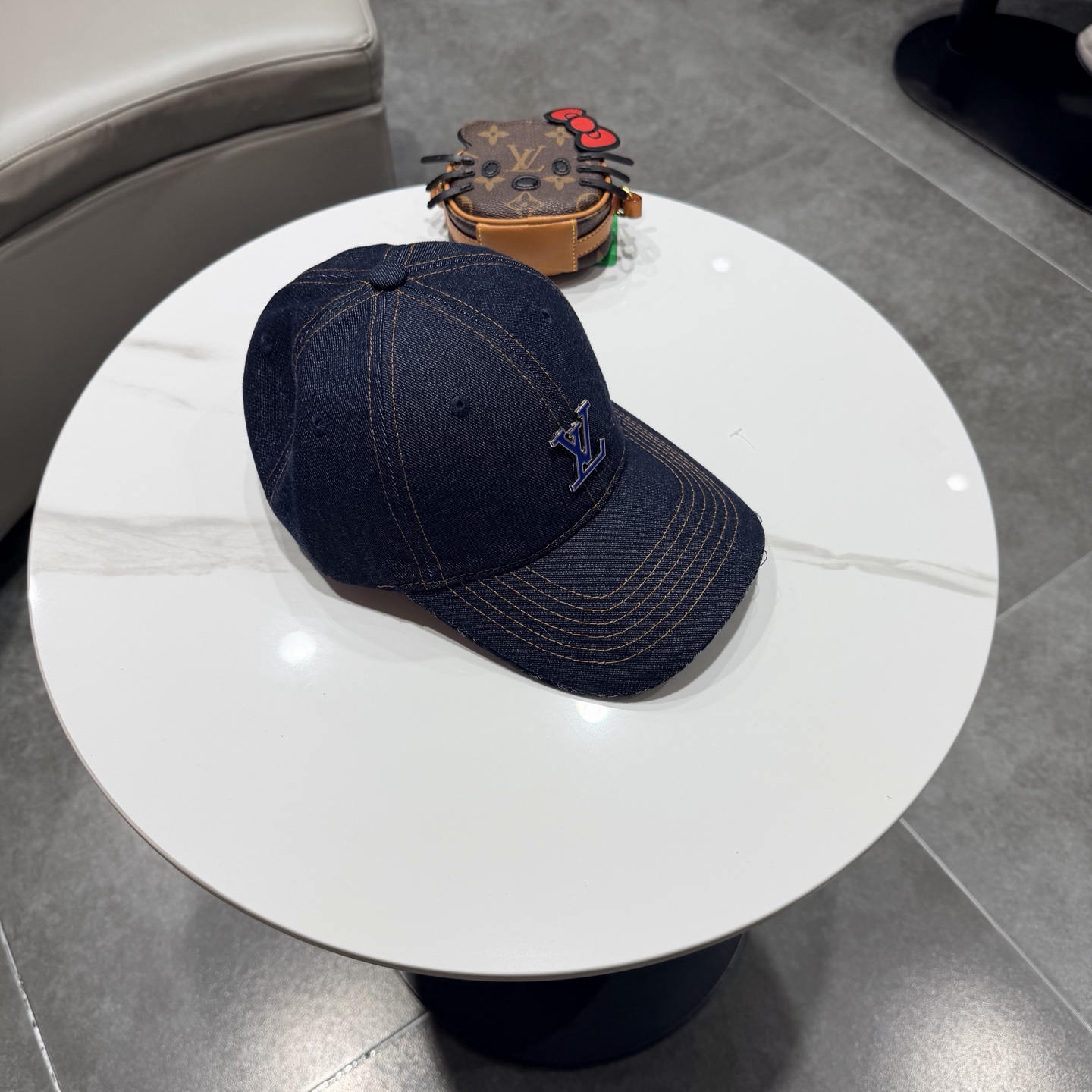 🧢路易威登棒球帽 LouisVuitton😍新款LV棒球帽，重工打造♥️高端大气，百搭款🤗男女通用！跑量