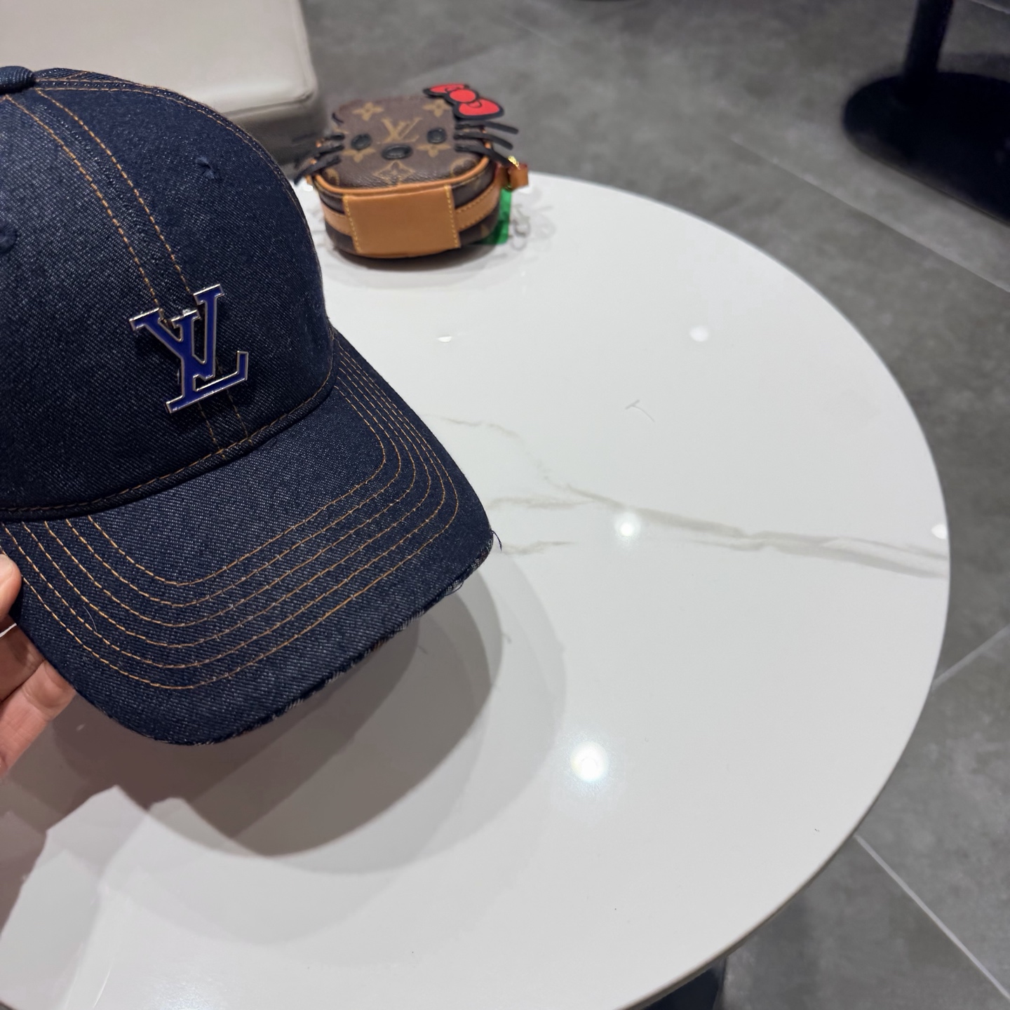 🧢路易威登棒球帽 LouisVuitton😍新款LV棒球帽，重工打造♥️高端大气，百搭款🤗男女通用！跑量