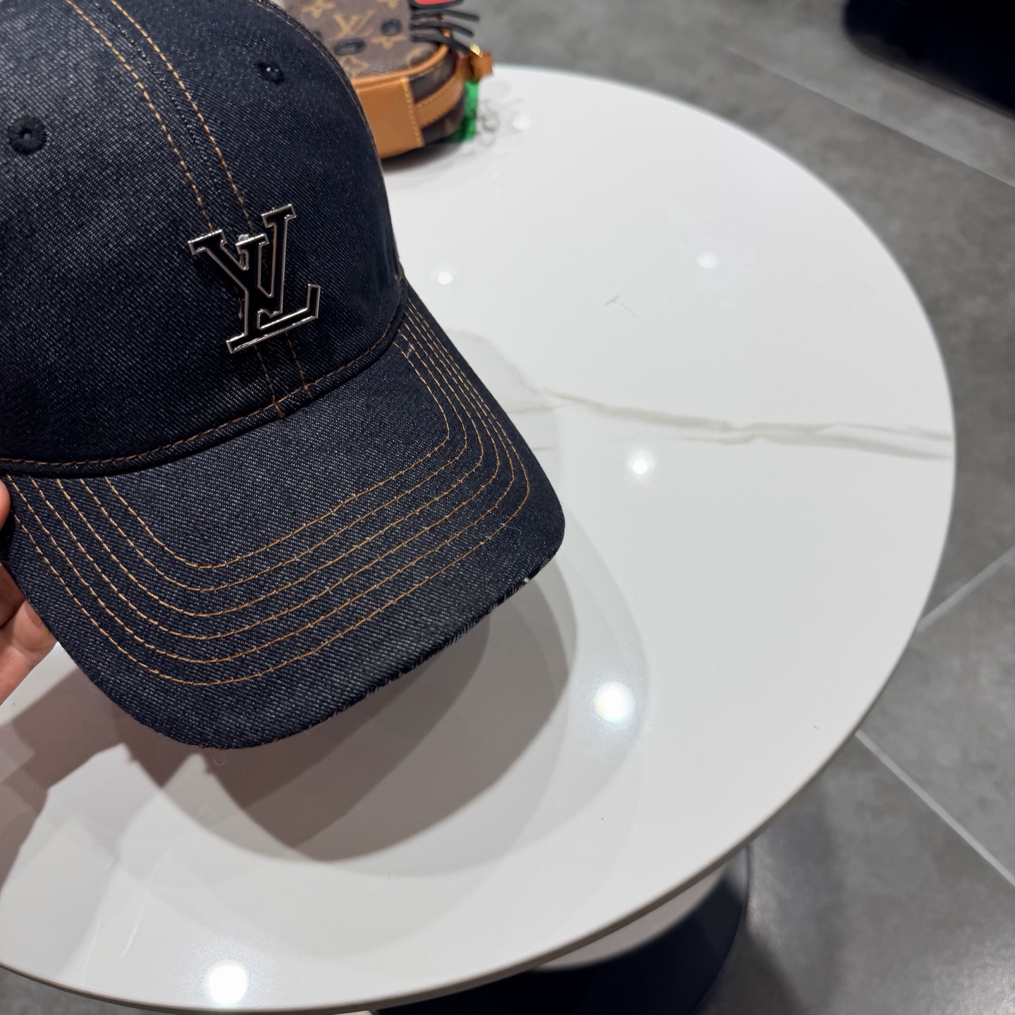 🧢路易威登棒球帽 LouisVuitton😍新款LV棒球帽，重工打造♥️高端大气，百搭款🤗男女通用！跑量