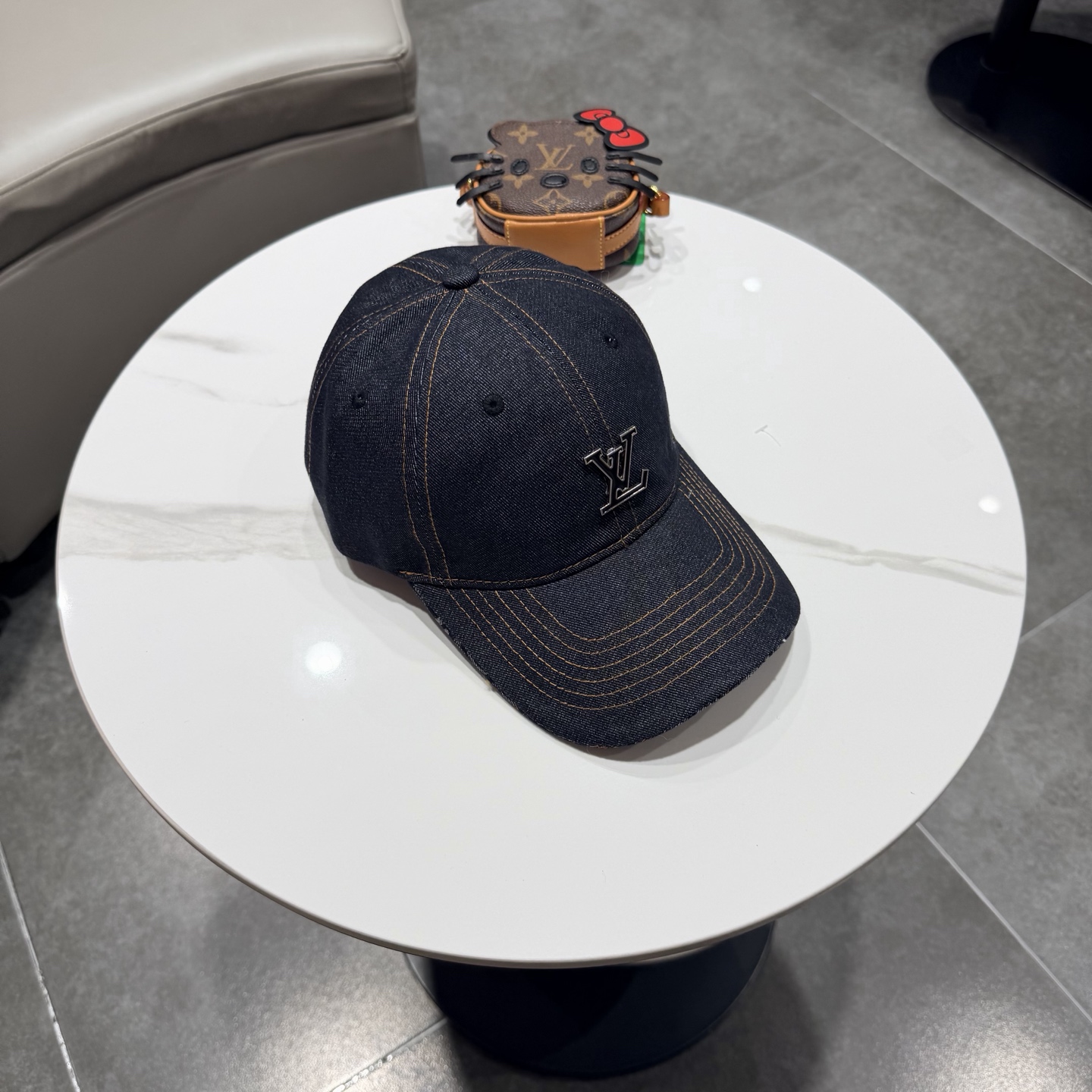 🧢路易威登棒球帽 LouisVuitton😍新款LV棒球帽，重工打造♥️高端大气，百搭款🤗男女通用！跑量
