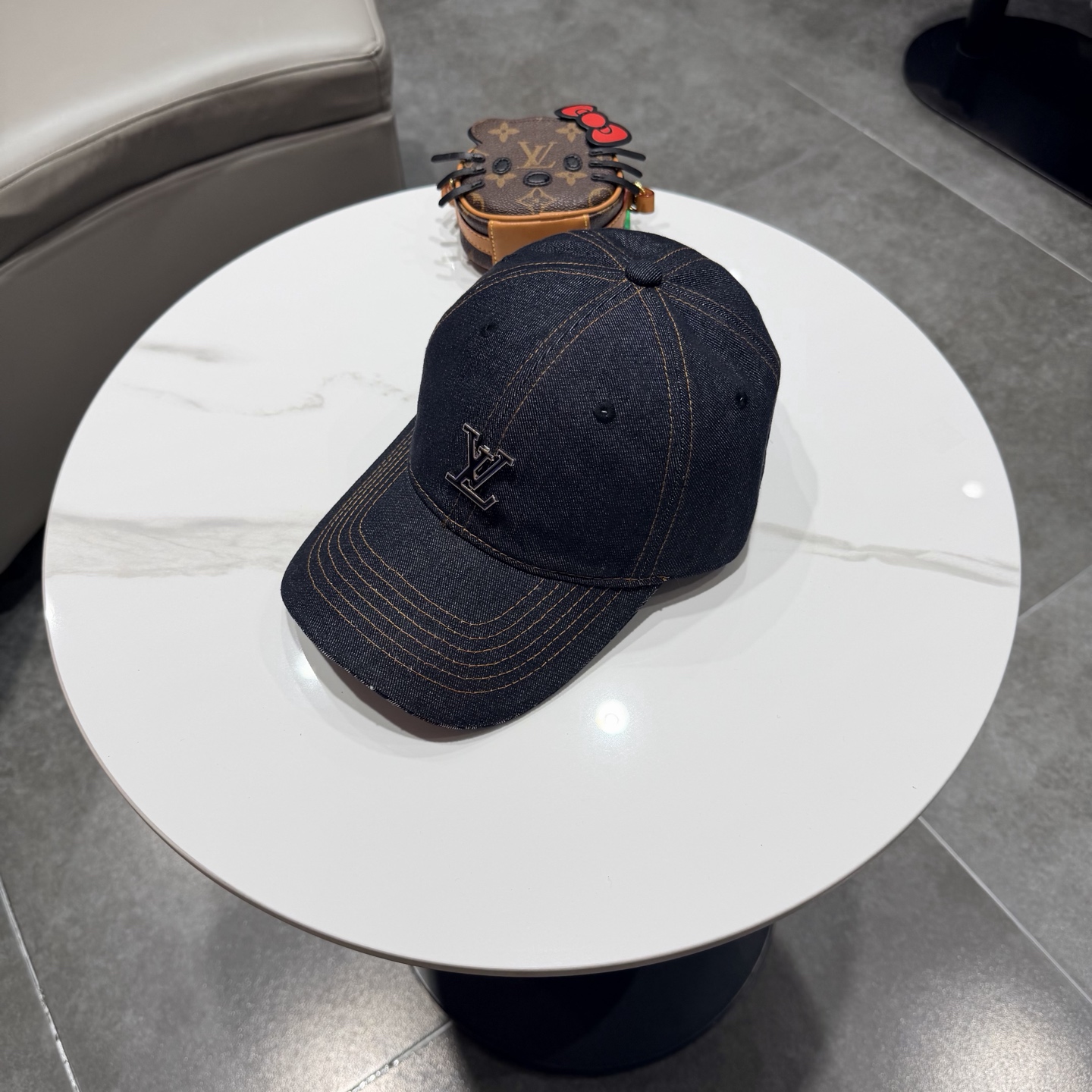 🧢路易威登棒球帽 LouisVuitton😍新款LV棒球帽，重工打造♥️高端大气，百搭款🤗男女通用！跑量