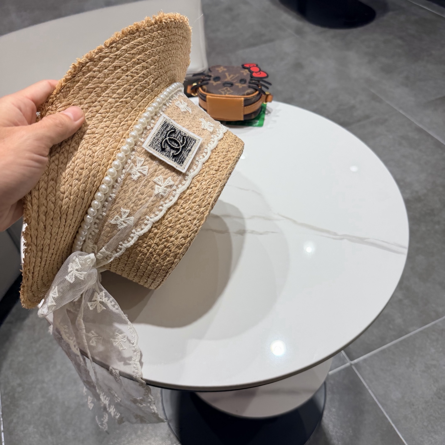 chanel法式小香风平顶礼帽夏季时尚珍珠蝴蝶结网纱拉菲草帽女太阳帽子潮