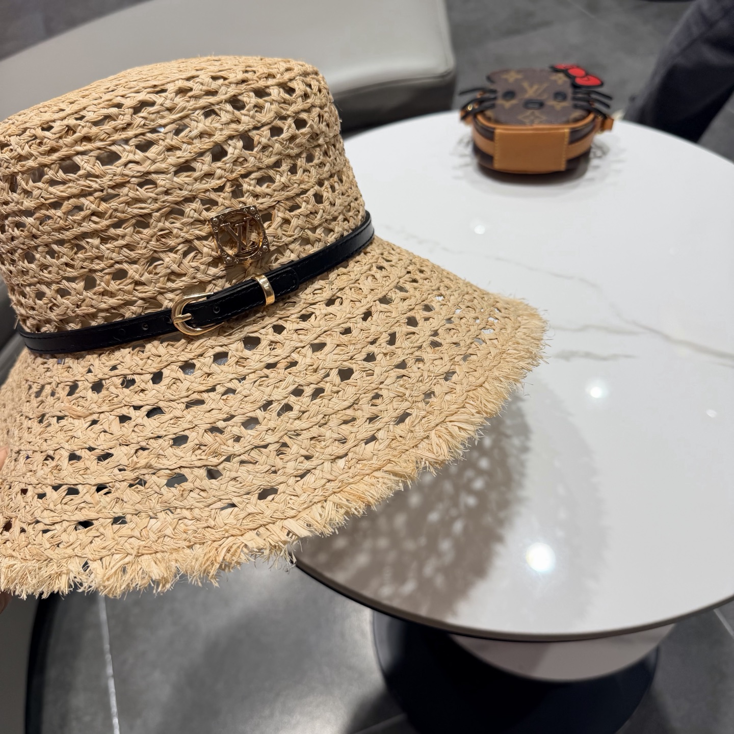 LV新款拉菲草帽，镂空设计，旅游必备，头围57cm