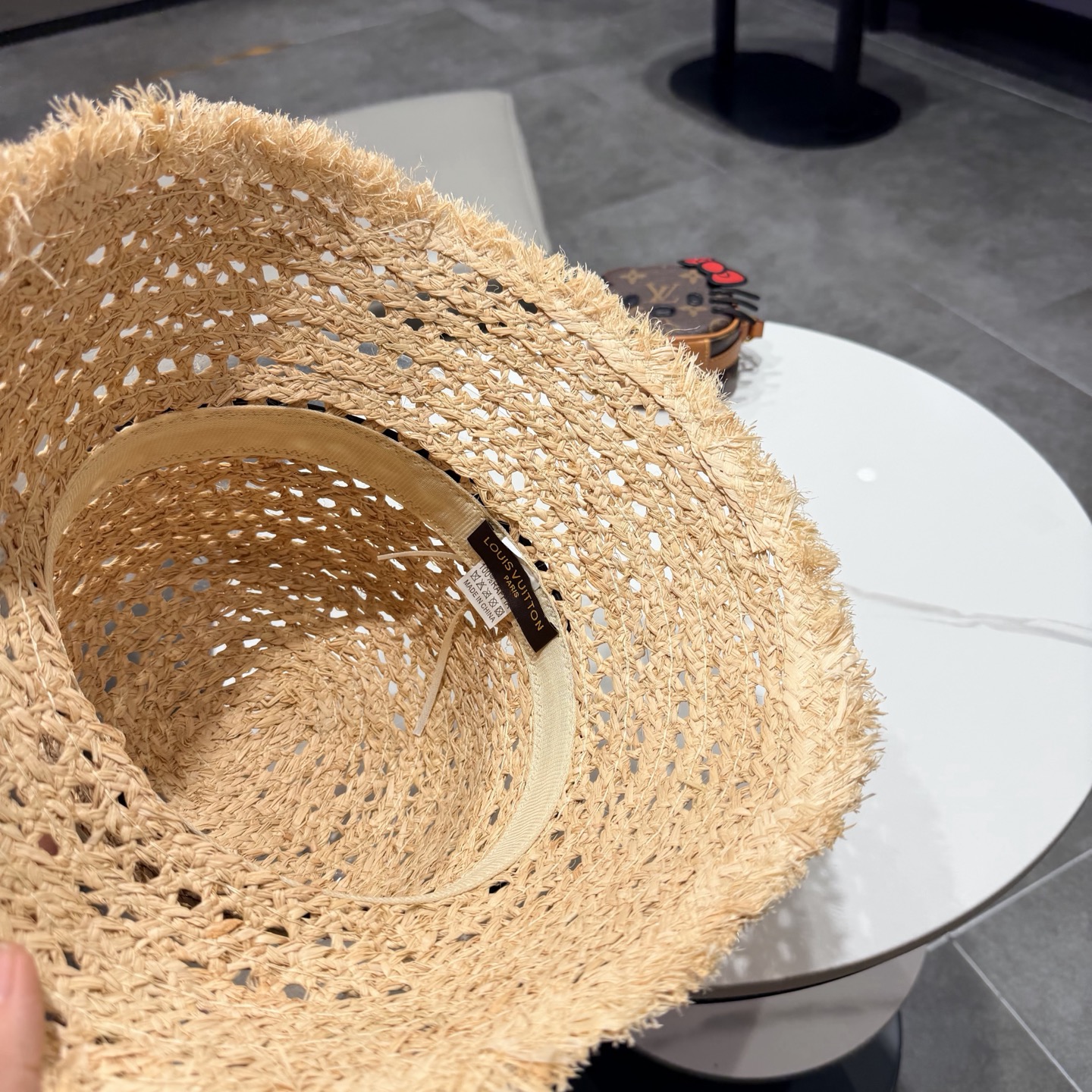 LV新款拉菲草帽，镂空设计，旅游必备，头围57cm