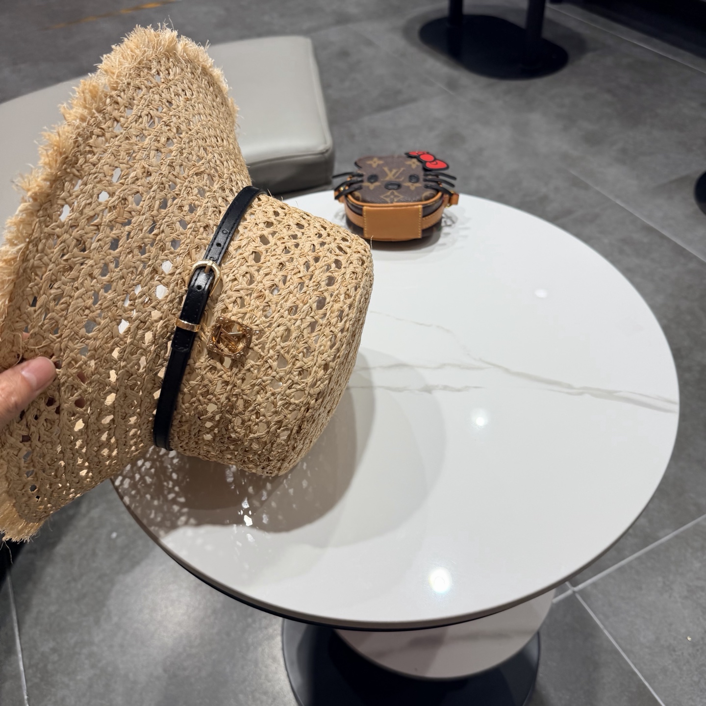 LV新款拉菲草帽，镂空设计，旅游必备，头围57cm