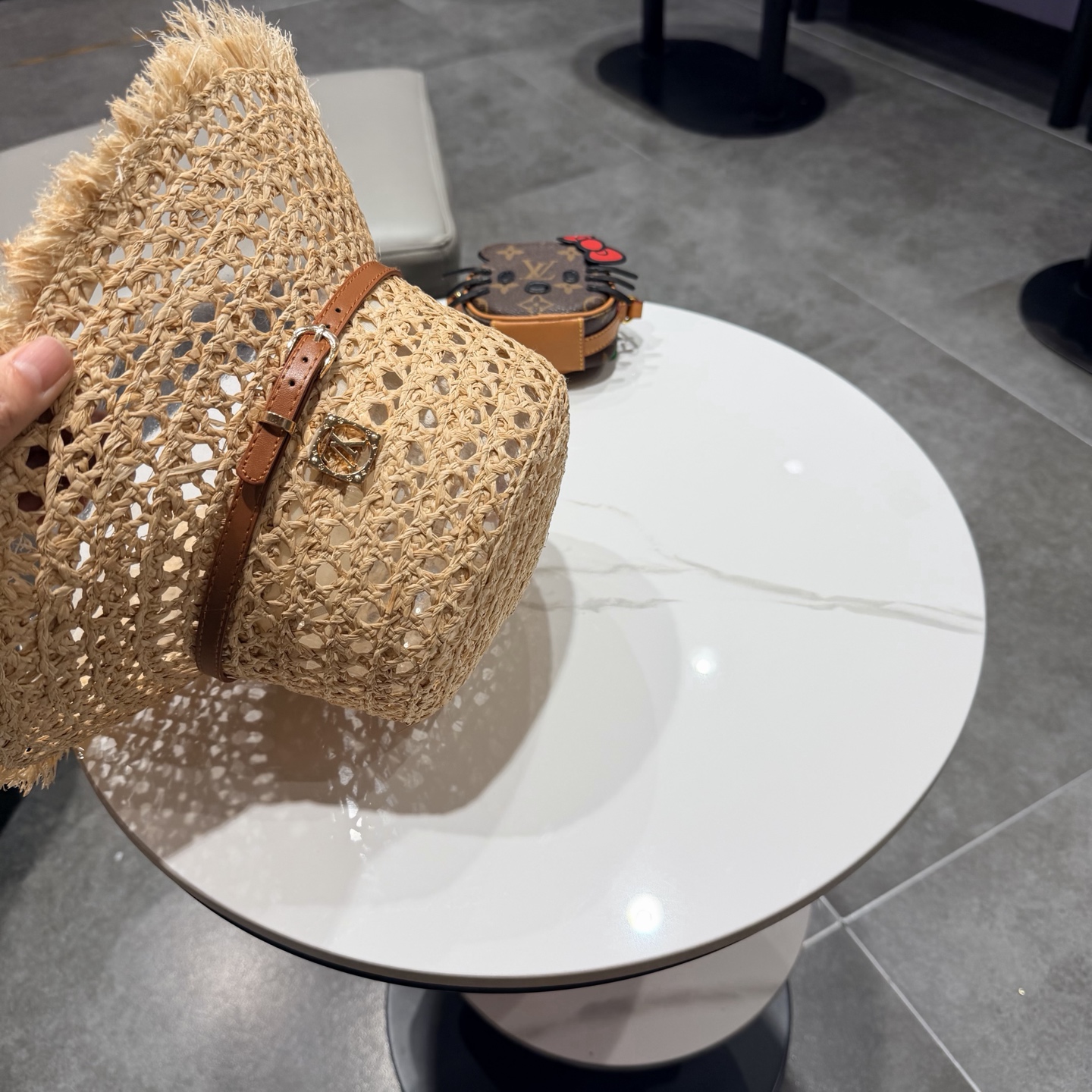 LV新款拉菲草帽，镂空设计，旅游必备，头围57cm