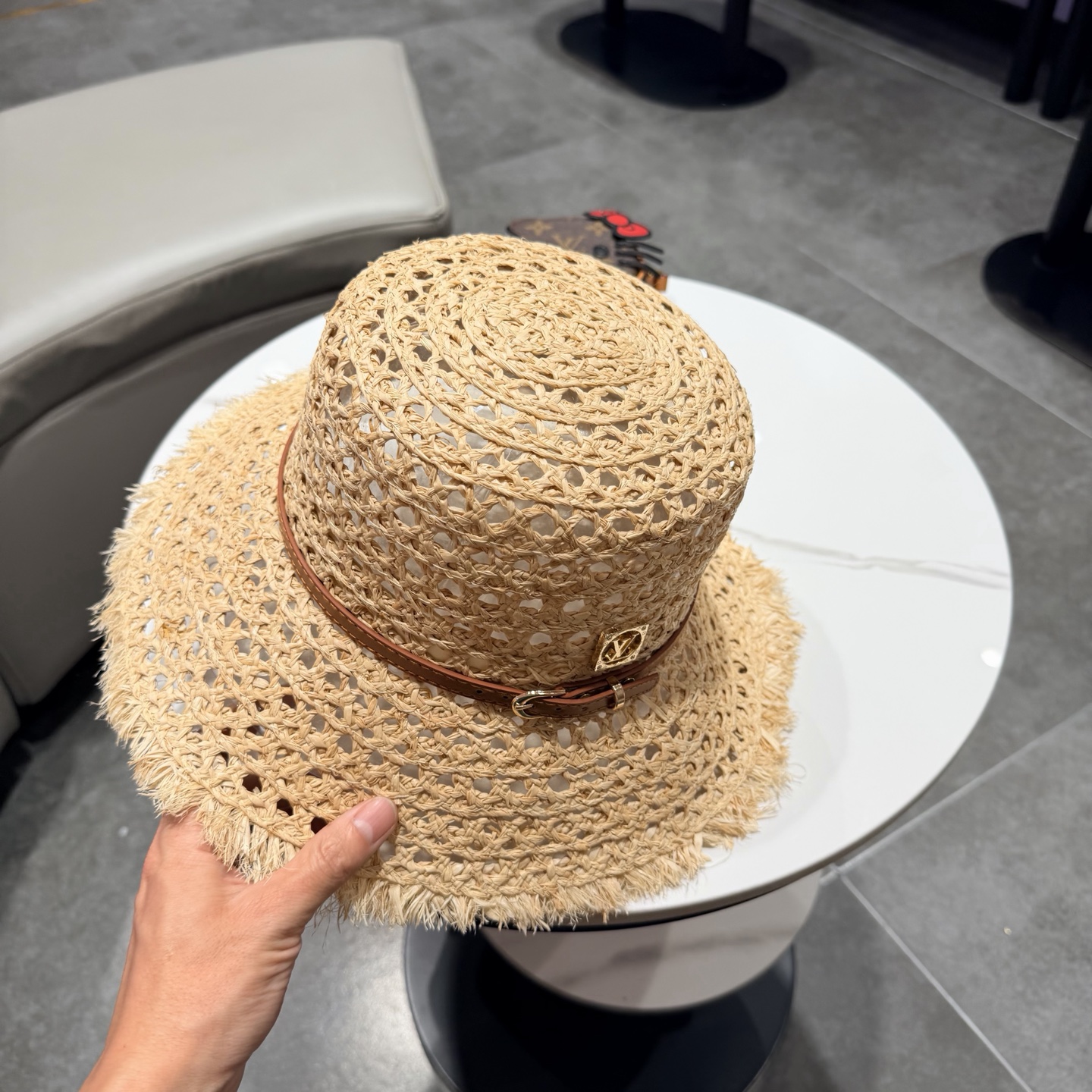 LV新款拉菲草帽，镂空设计，旅游必备，头围57cm