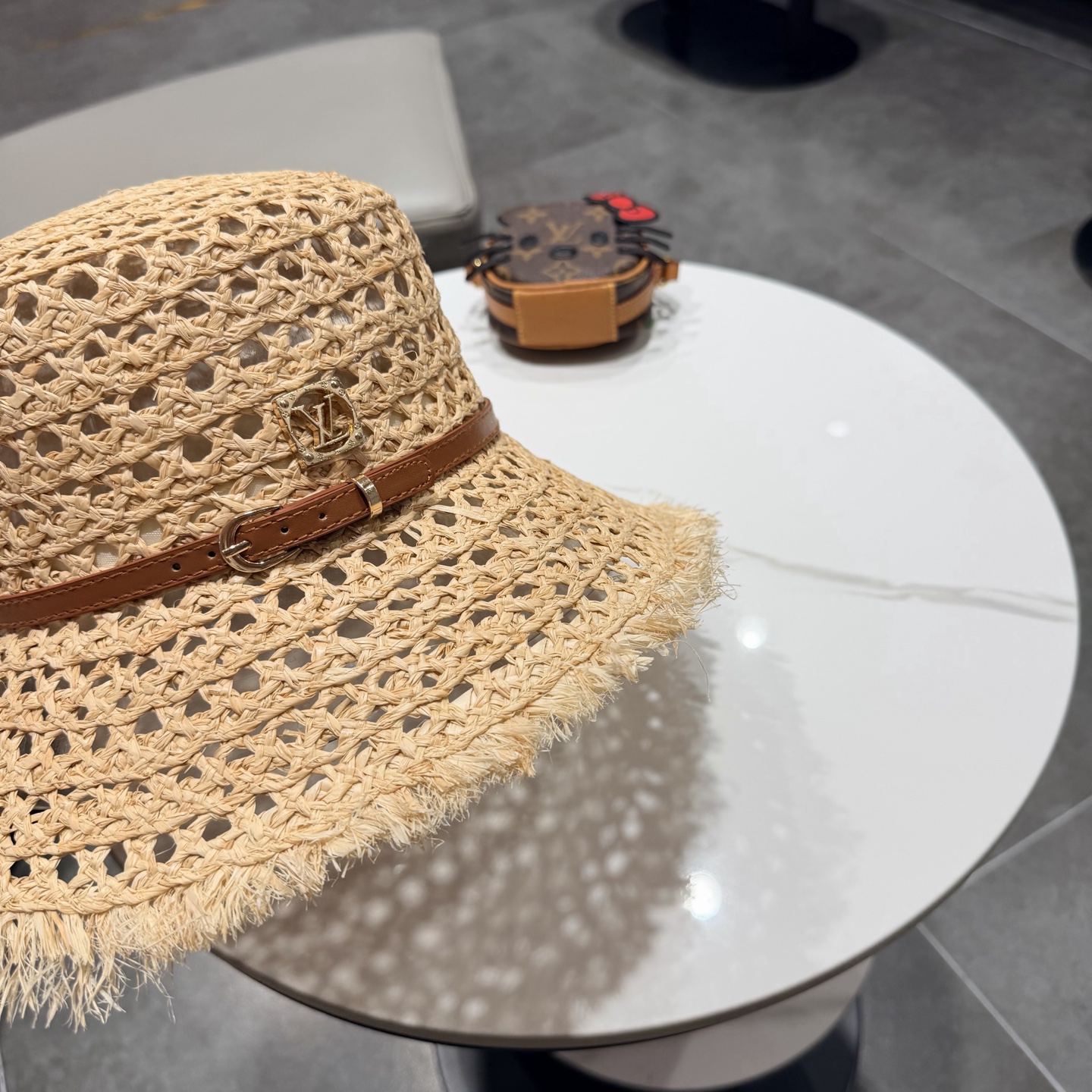 LV新款拉菲草帽，镂空设计，旅游必备，头围57cm