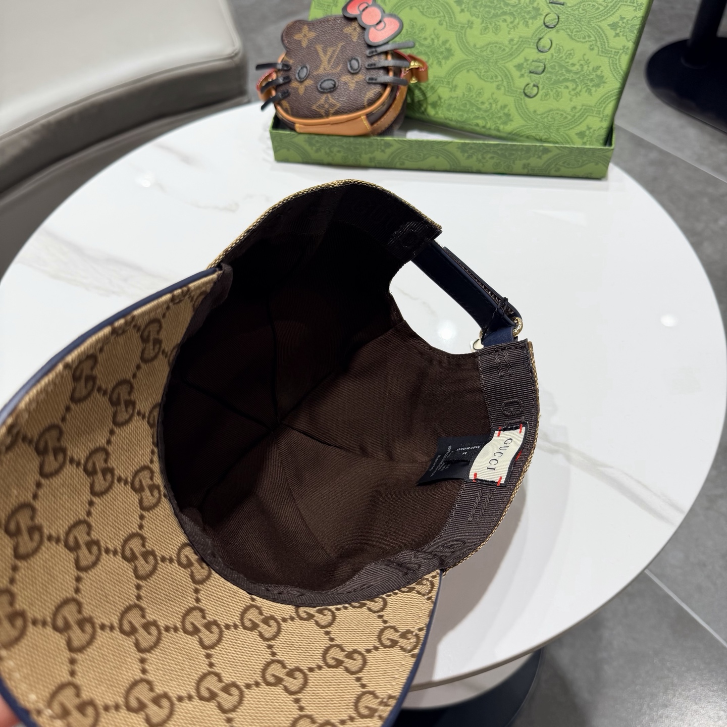 Gucci(古奇)最新款原单棒球帽，Gucci最高版本，原版帆布料+头层牛皮，纯棉内里，轻盈透气！实物拍