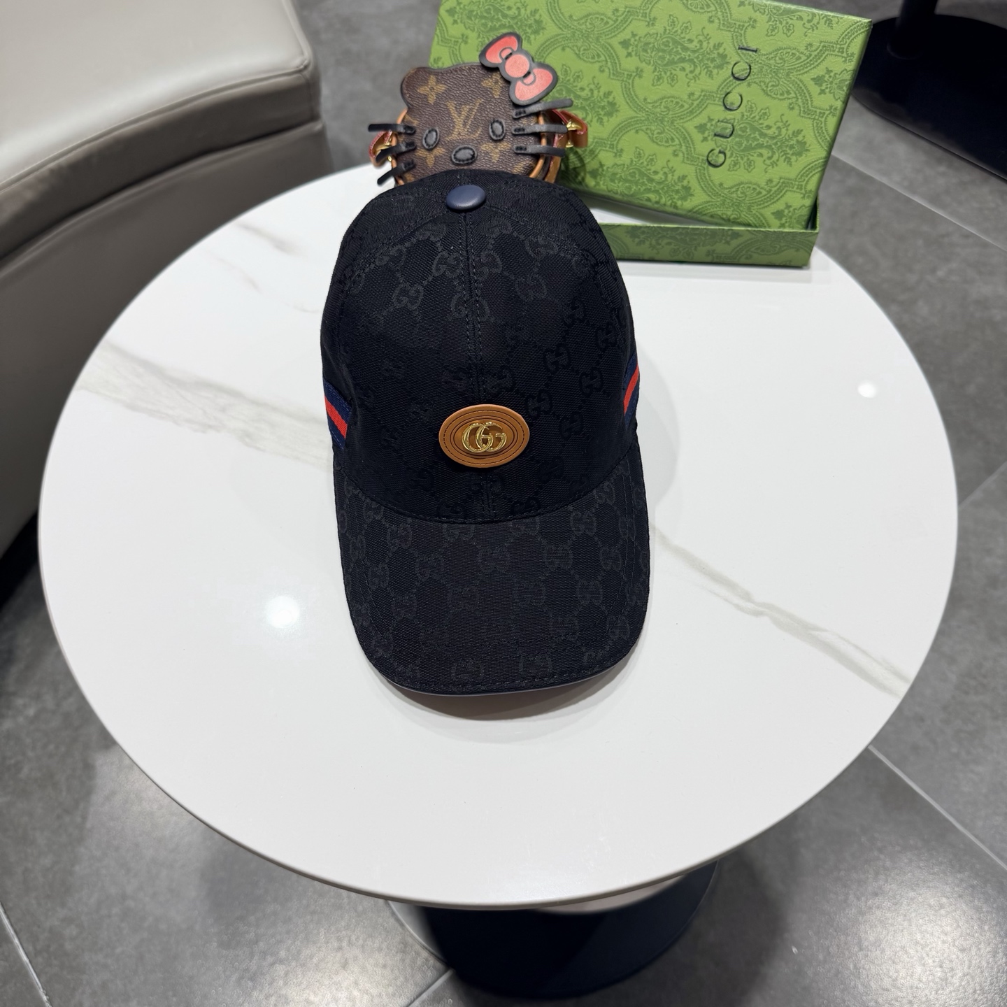 Gucci(古奇)最新款原单棒球帽，Gucci最高版本，原版帆布料+头层牛皮，纯棉内里，轻盈透气！实物拍