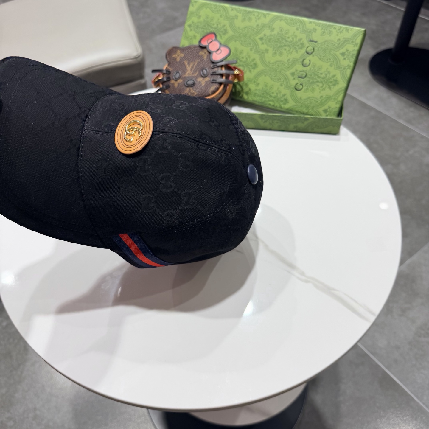 Gucci(古奇)最新款原单棒球帽，Gucci最高版本，原版帆布料+头层牛皮，纯棉内里，轻盈透气！实物拍