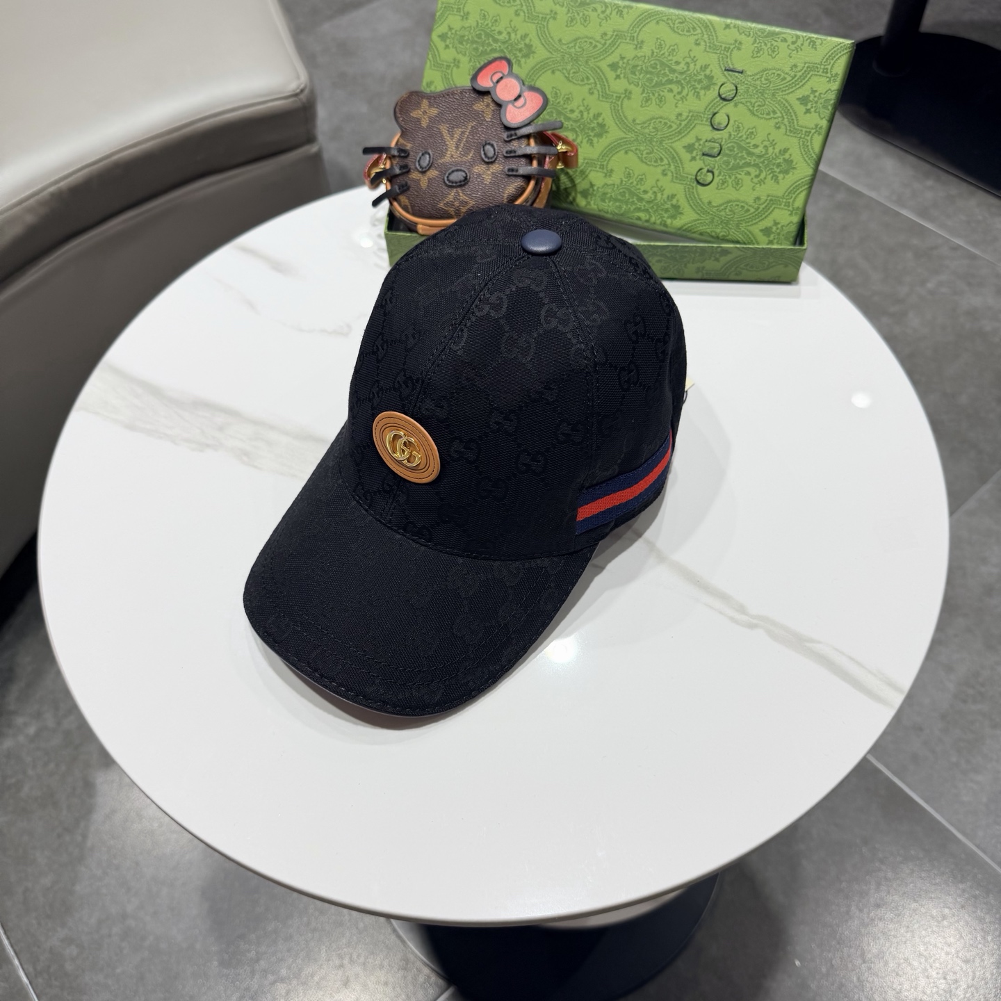 Gucci(古奇)最新款原单棒球帽，Gucci最高版本，原版帆布料+头层牛皮，纯棉内里，轻盈透气！实物拍