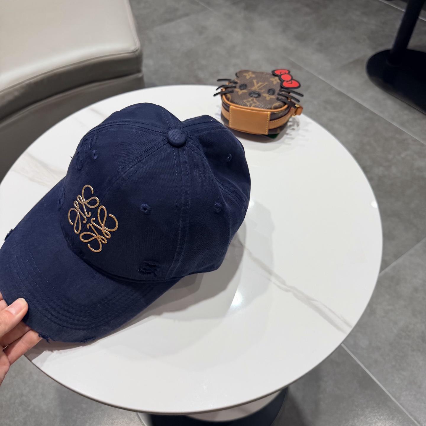 👒罗意威👒LOEWE新款原标设计棒球帽🧢质感超好，外部线条定位标准，做工精细，简约大气低价走量！