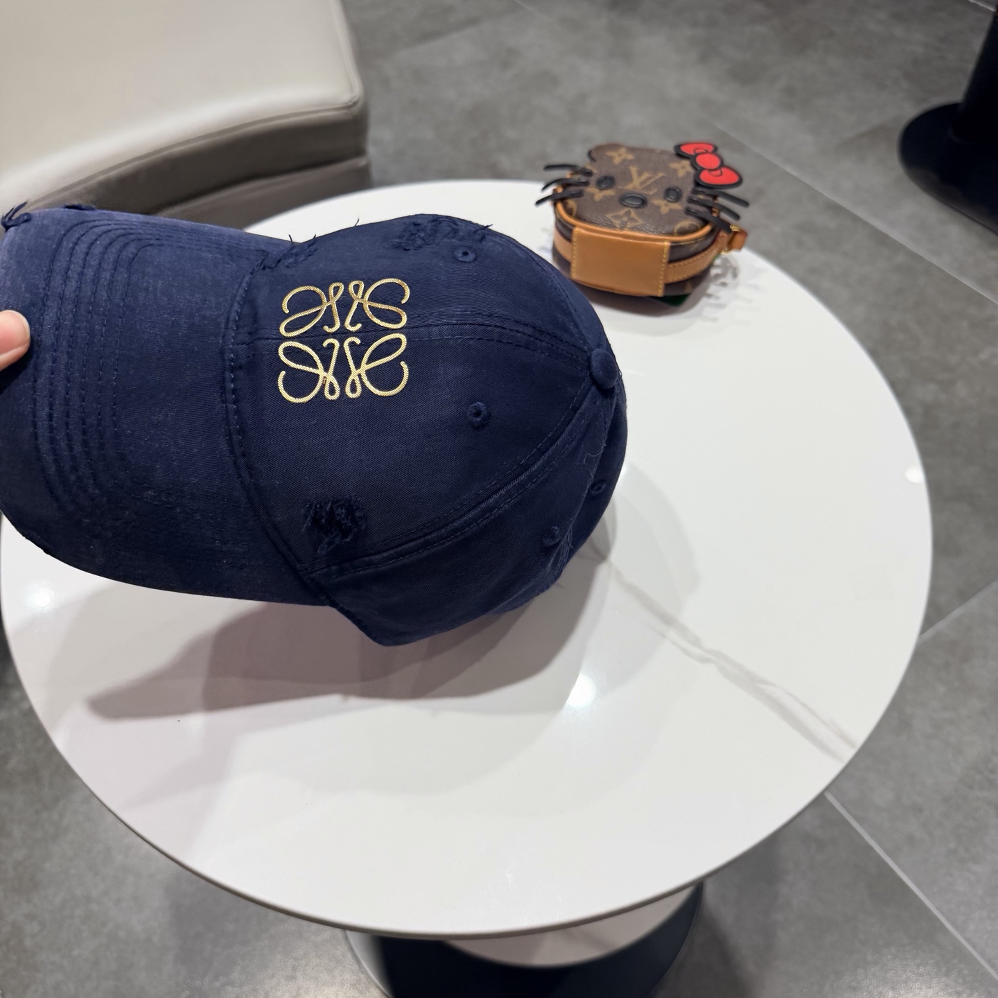 👒罗意威👒LOEWE新款原标设计棒球帽🧢质感超好，外部线条定位标准，做工精细，简约大气低价走量！