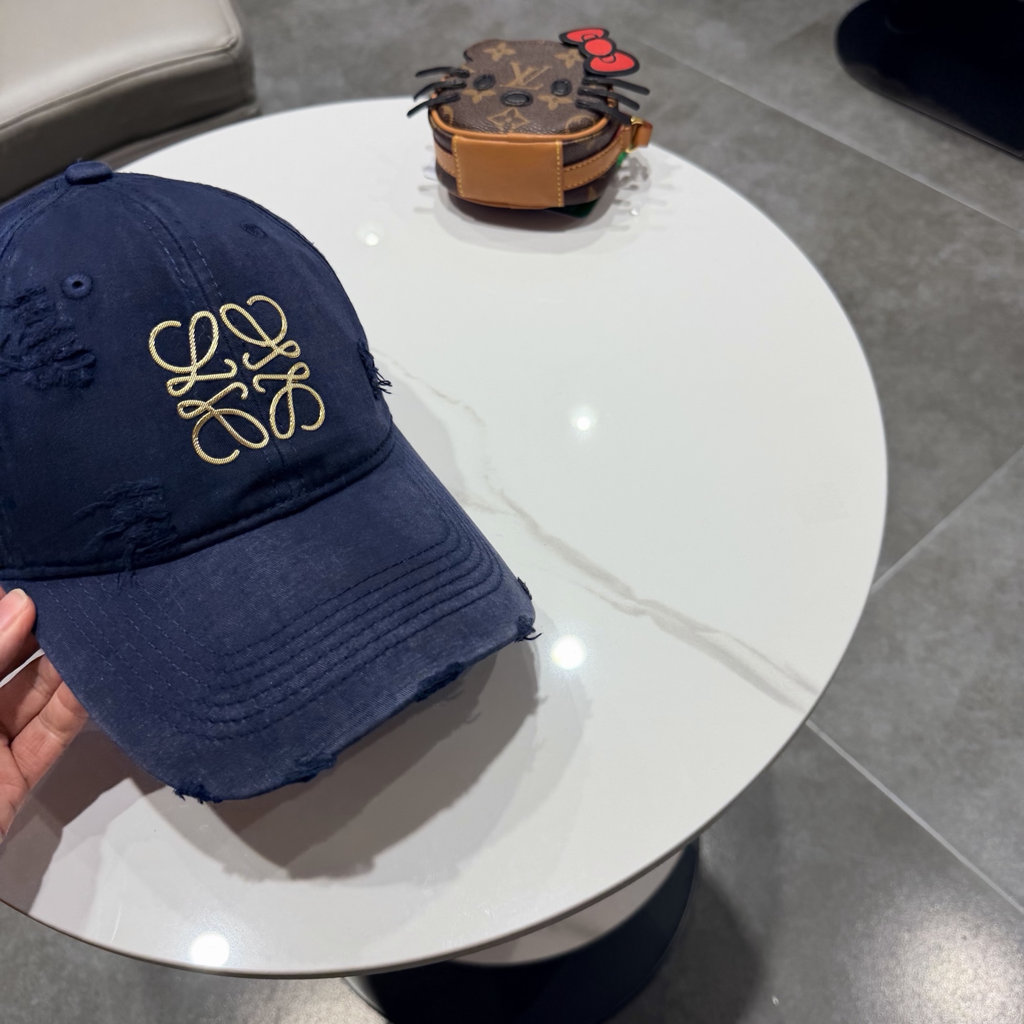👒罗意威👒LOEWE新款原标设计棒球帽🧢质感超好，外部线条定位标准，做工精细，简约大气低价走量！