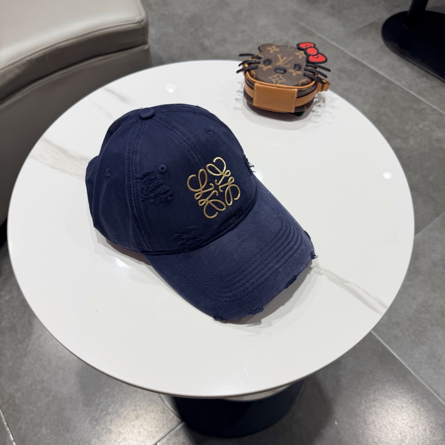 👒罗意威👒LOEWE新款原标设计棒球帽🧢质感超好，外部线条定位标准，做工精细，简约大气低价走量！