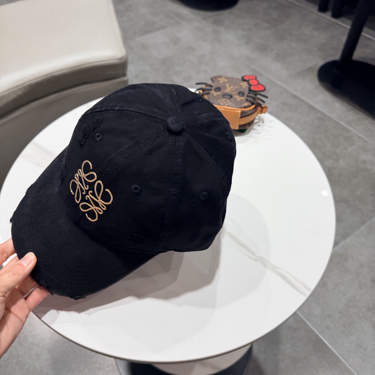 👒罗意威👒LOEWE新款原标设计棒球帽🧢质感超好，外部线条定位标准，做工精细，简约大气低价走量！