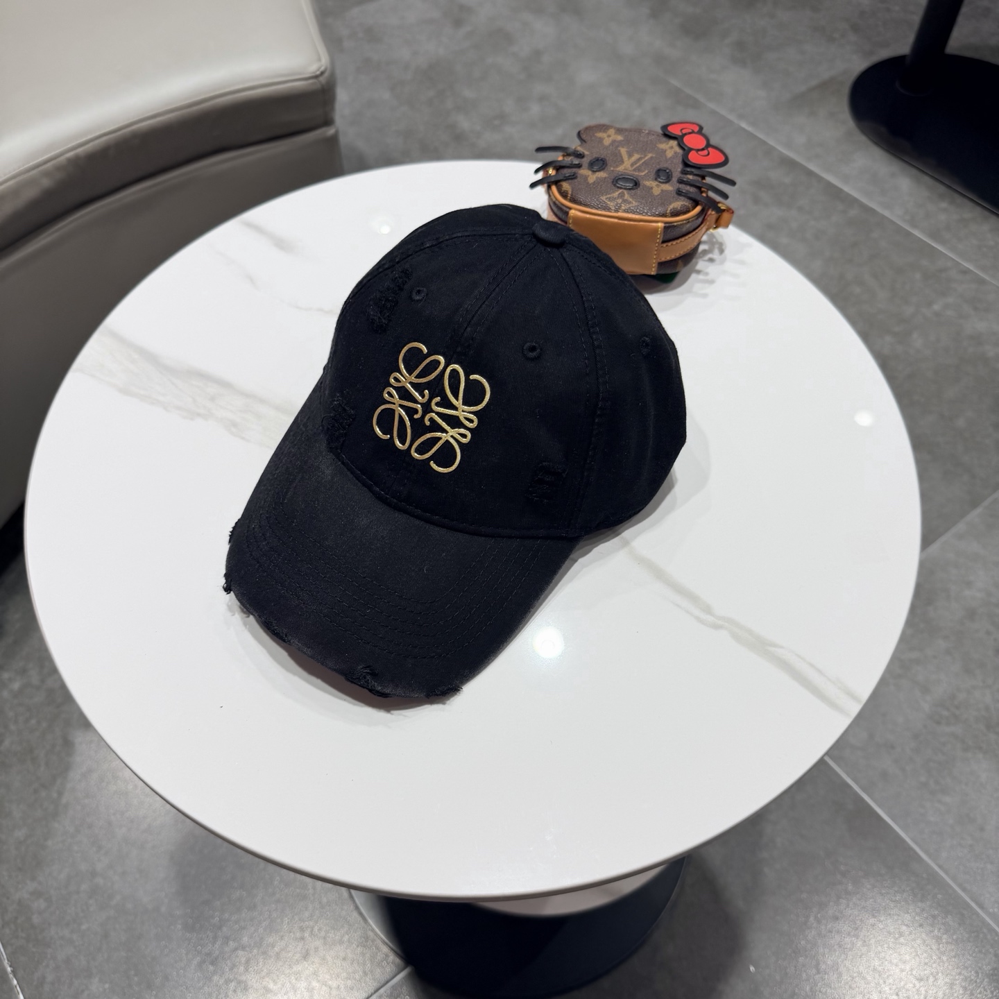 👒罗意威👒LOEWE新款原标设计棒球帽🧢质感超好，外部线条定位标准，做工精细，简约大气低价走量！
