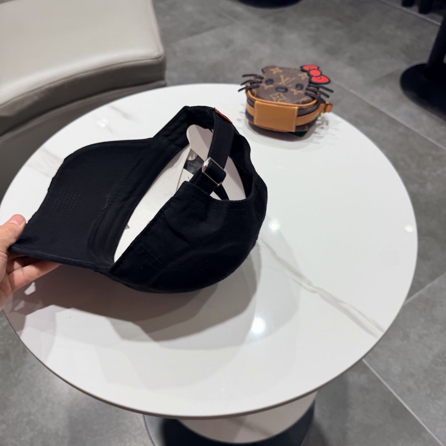 👒罗意威👒LOEWE新款原标设计棒球帽🧢质感超好，外部线条定位标准，做工精细，简约大气低价走量！