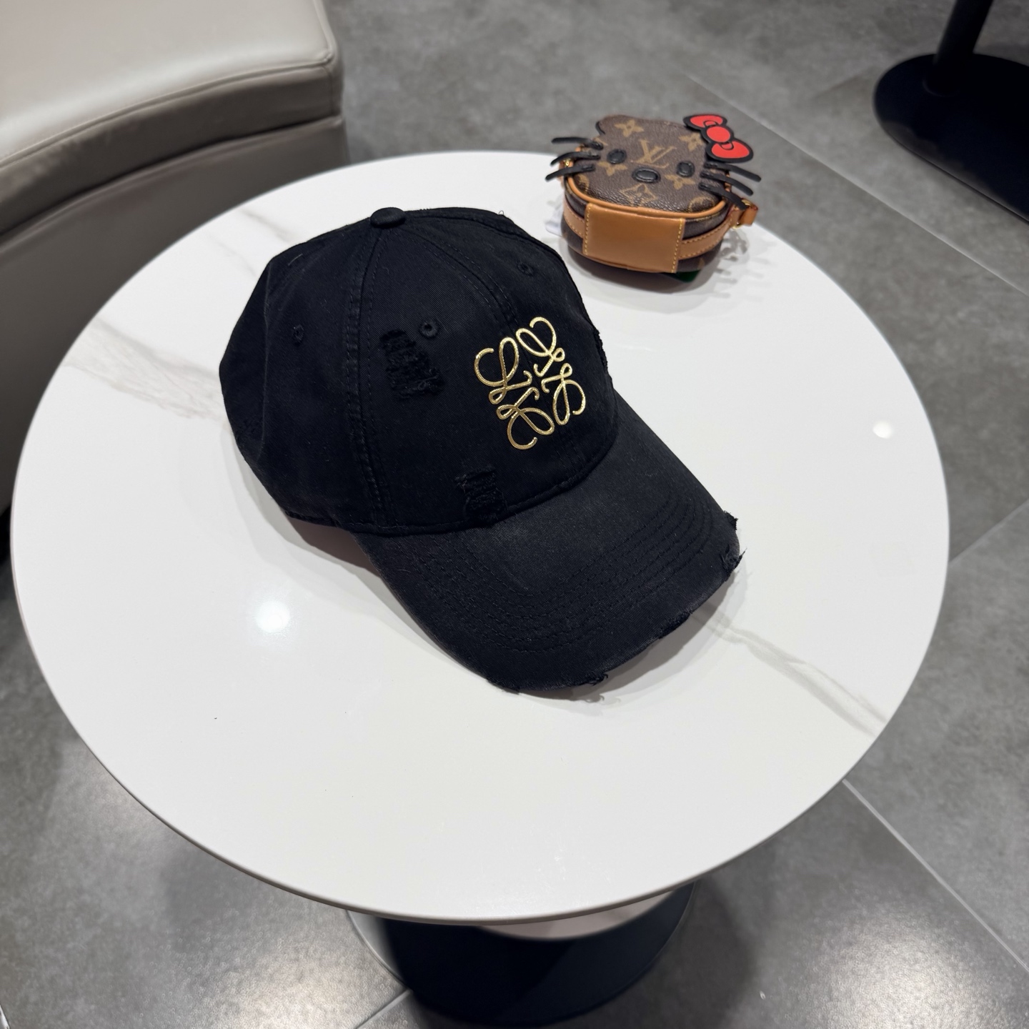 👒罗意威👒LOEWE新款原标设计棒球帽🧢质感超好，外部线条定位标准，做工精细，简约大气低价走量！
