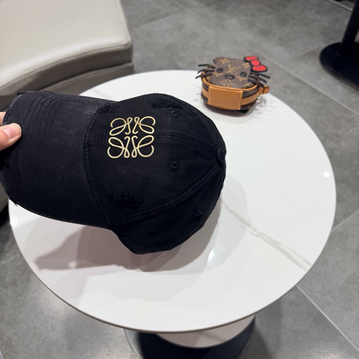 👒罗意威👒LOEWE新款原标设计棒球帽🧢质感超好，外部线条定位标准，做工精细，简约大气低价走量！