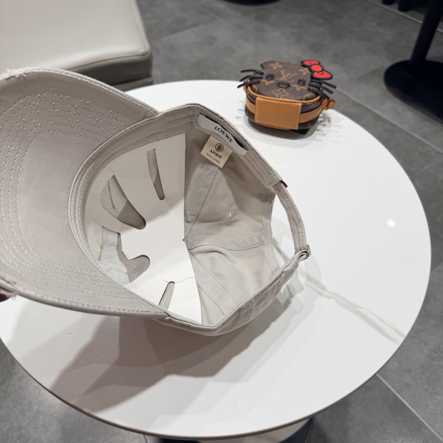 👒罗意威👒LOEWE新款原标设计棒球帽🧢质感超好，外部线条定位标准，做工精细，简约大气低价走量！