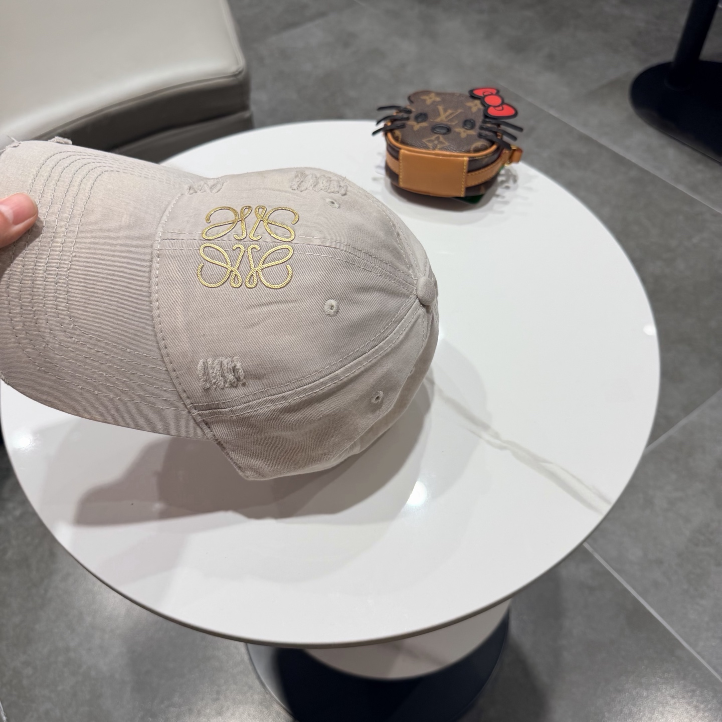 👒罗意威👒LOEWE新款原标设计棒球帽🧢质感超好，外部线条定位标准，做工精细，简约大气低价走量！