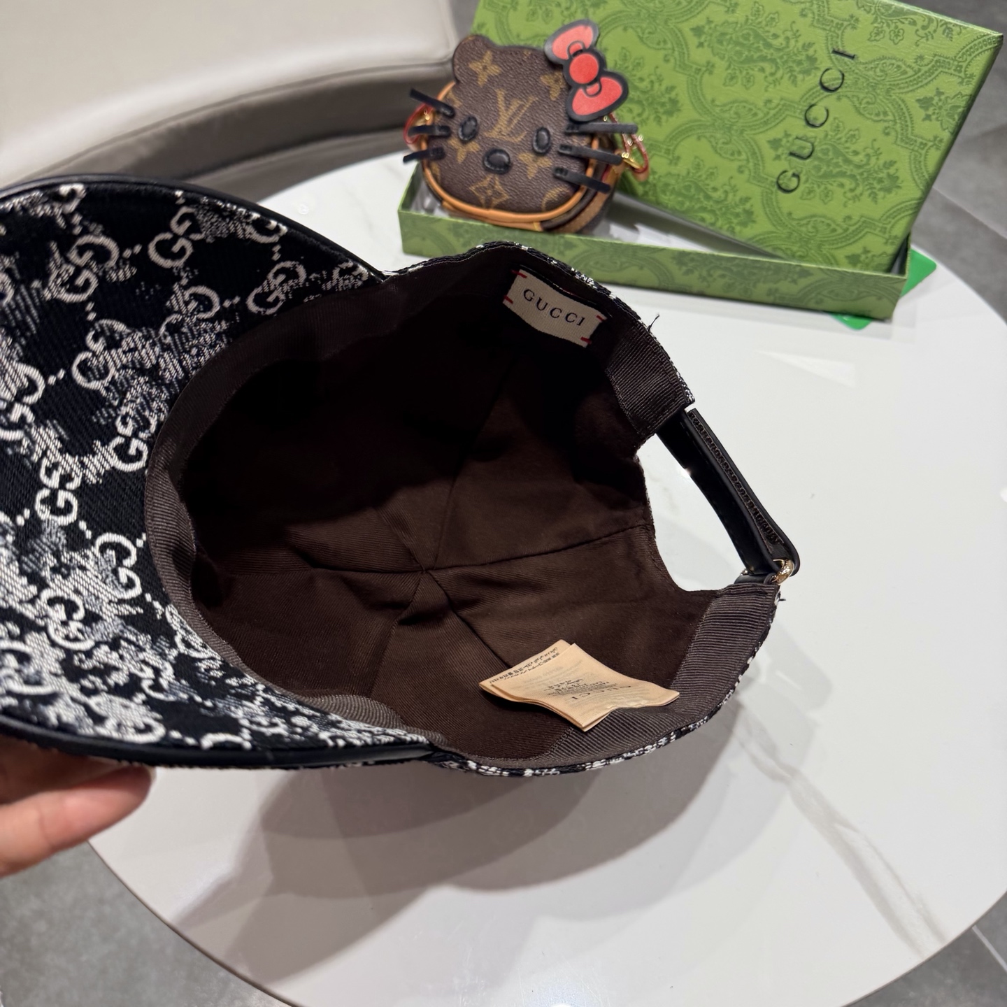 Gucci(古奇)最新原单棒球帽，宽版织带。专柜1:1开模订制，最高版本，原版帆布料+头层牛皮，轻盈透气