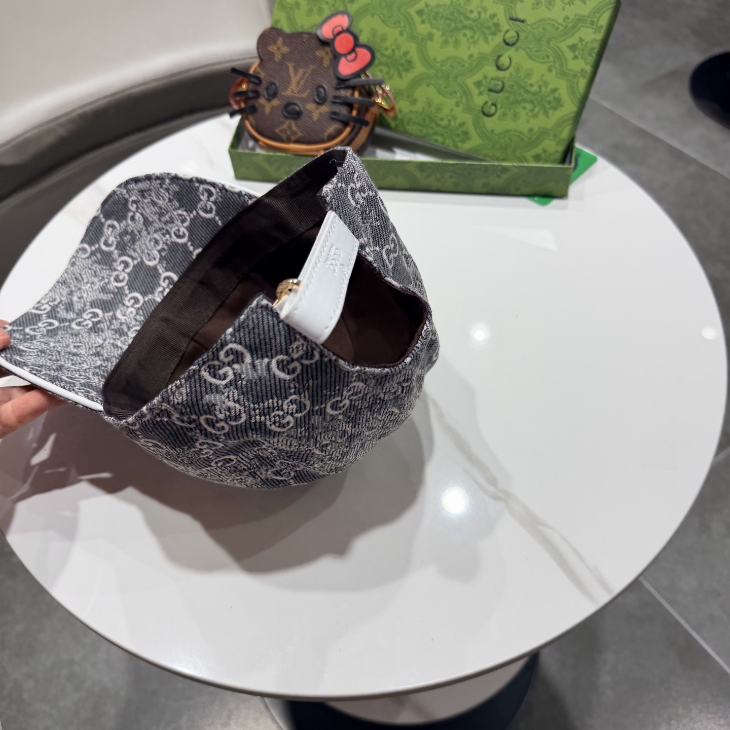 Gucci(古奇)最新原单棒球帽，宽版织带。专柜1:1开模订制，最高版本，原版帆布料+头层牛皮，轻盈透气