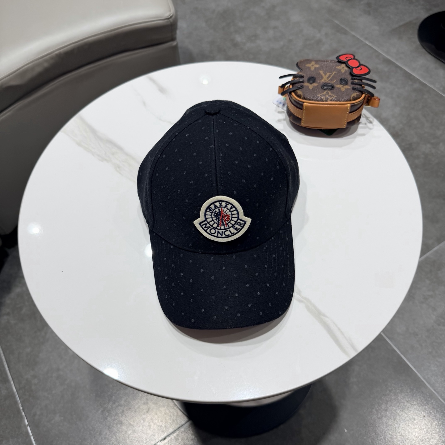 蒙口MONCLER 新款棒球帽，时尚炸街单品，风格很OK，网红.时尚博主的最爱！高品质舒适透气，凹造型很