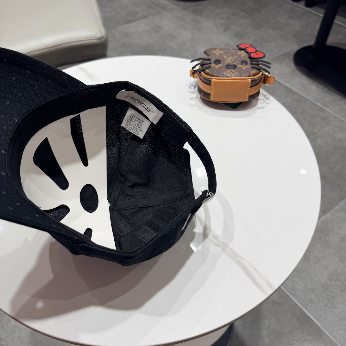蒙口MONCLER 新款棒球帽，时尚炸街单品，风格很OK，网红.时尚博主的最爱！高品质舒适透气，凹造型很