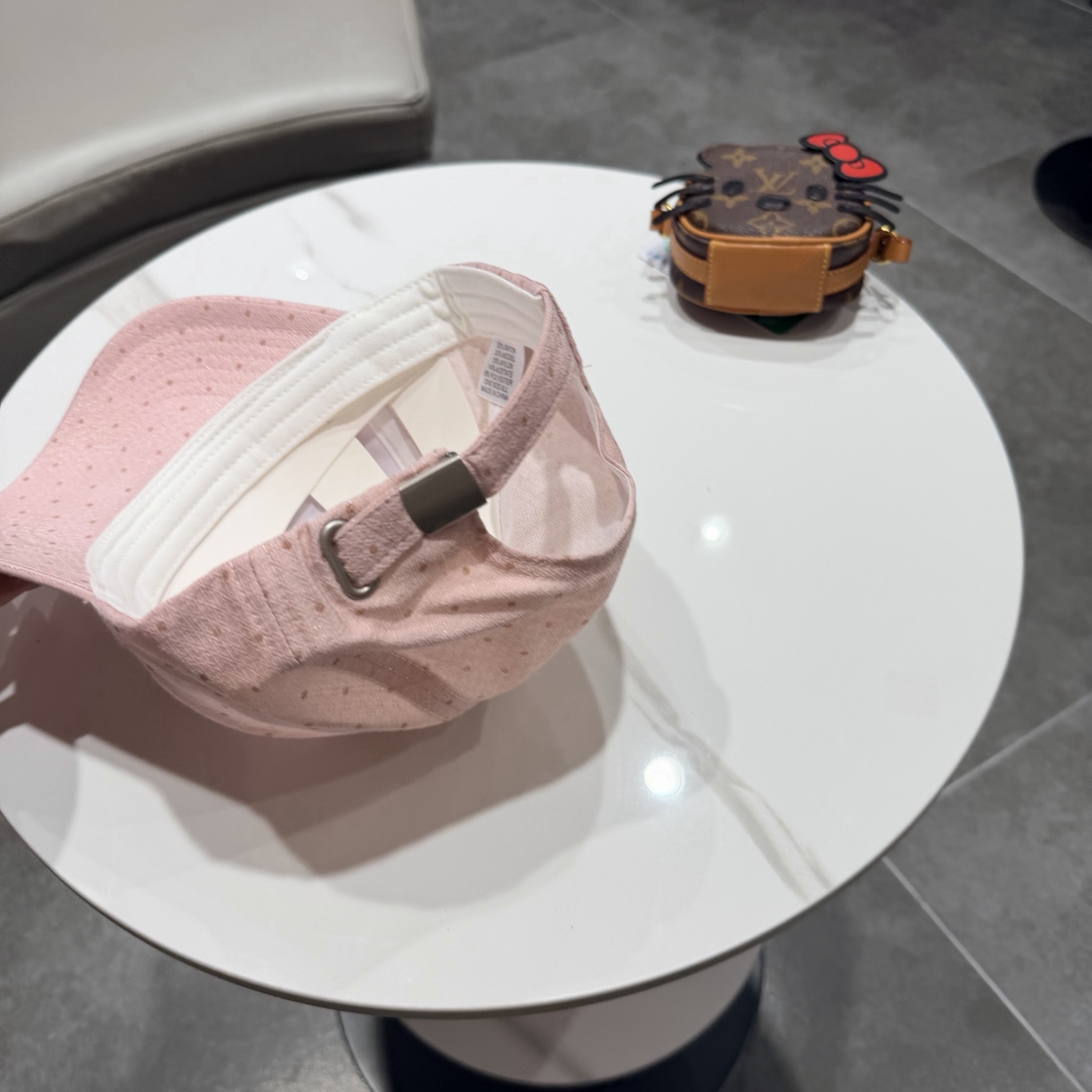 蒙口MONCLER 新款棒球帽，时尚炸街单品，风格很OK，网红.时尚博主的最爱！高品质舒适透气，凹造型很