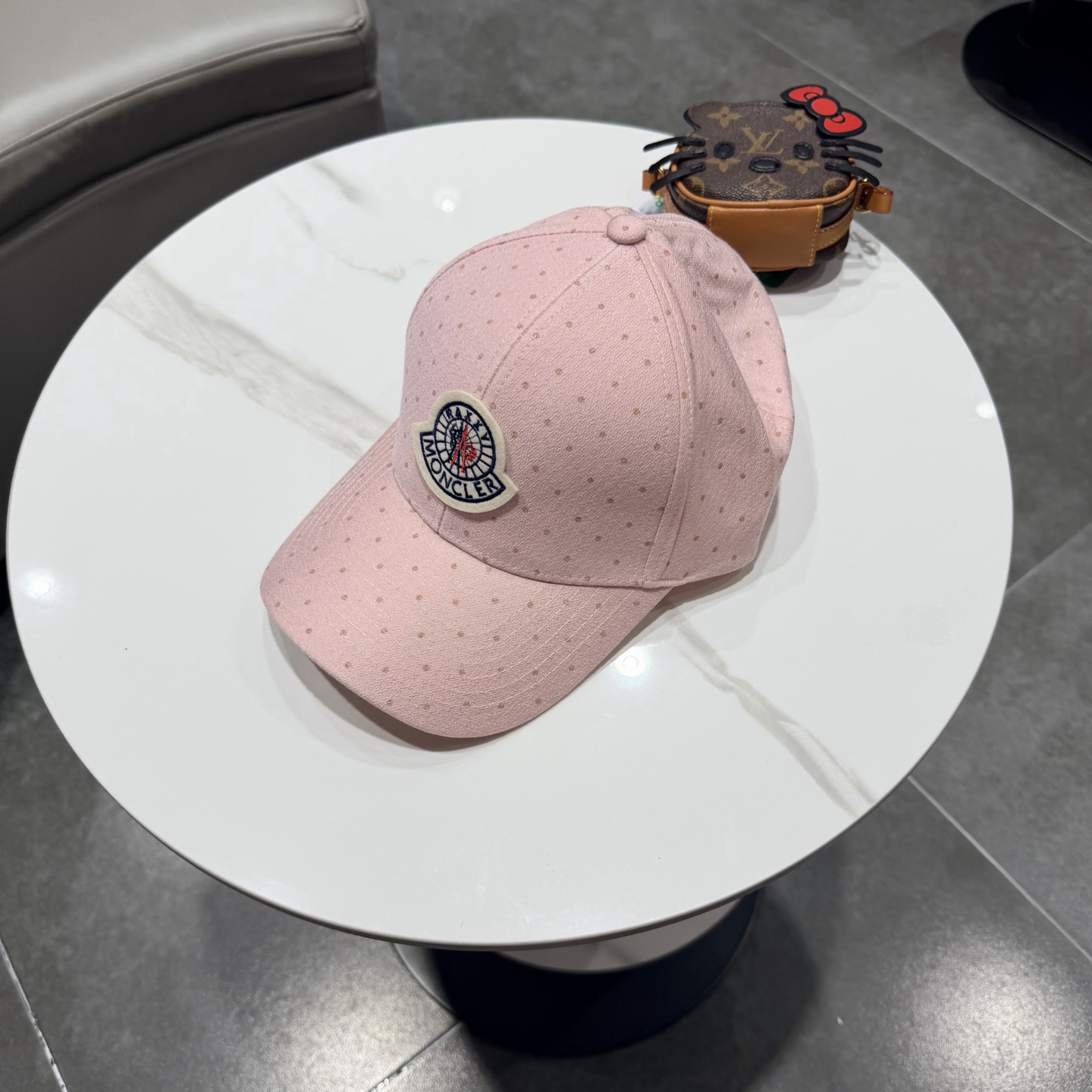 蒙口MONCLER 新款棒球帽，时尚炸街单品，风格很OK，网红.时尚博主的最爱！高品质舒适透气，凹造型很