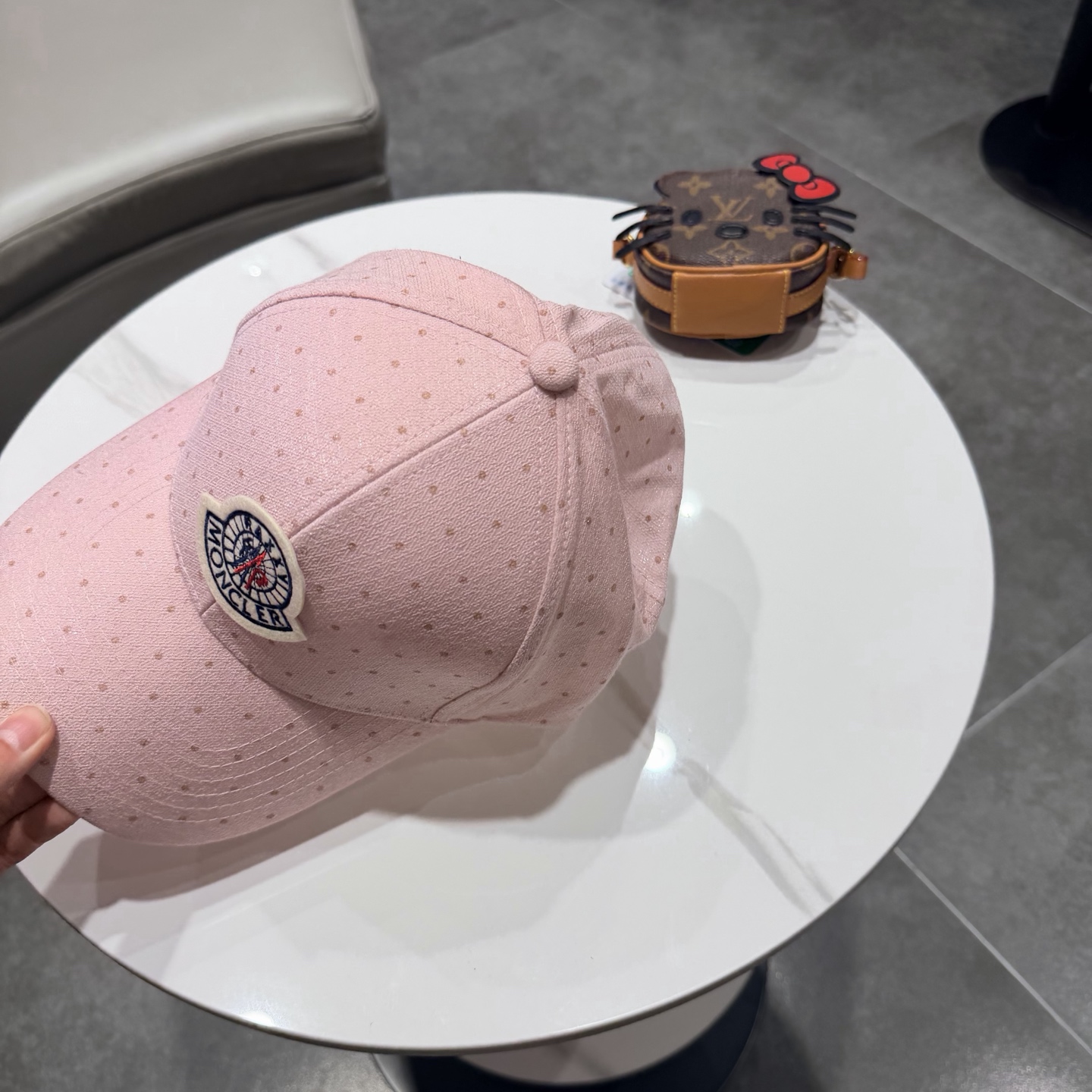 蒙口MONCLER 新款棒球帽，时尚炸街单品，风格很OK，网红.时尚博主的最爱！高品质舒适透气，凹造型很