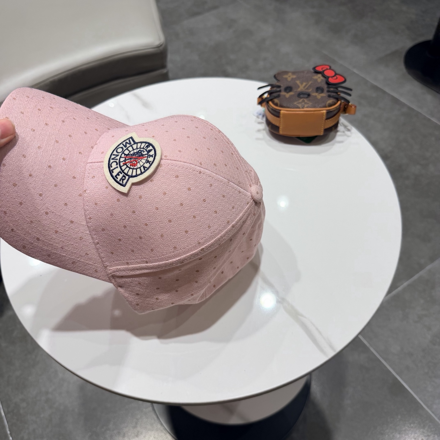 蒙口MONCLER 新款棒球帽，时尚炸街单品，风格很OK，网红.时尚博主的最爱！高品质舒适透气，凹造型很