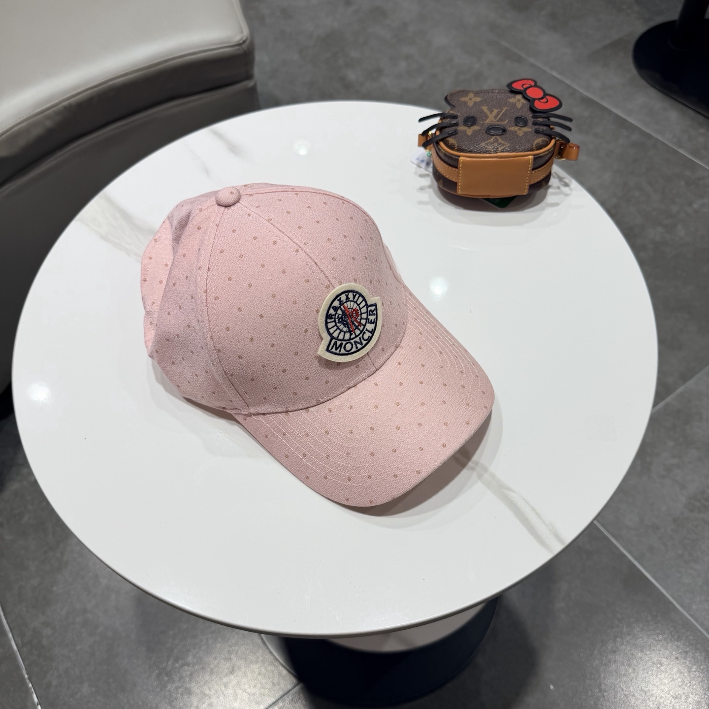 蒙口MONCLER 新款棒球帽，时尚炸街单品，风格很OK，网红.时尚博主的最爱！高品质舒适透气，凹造型很