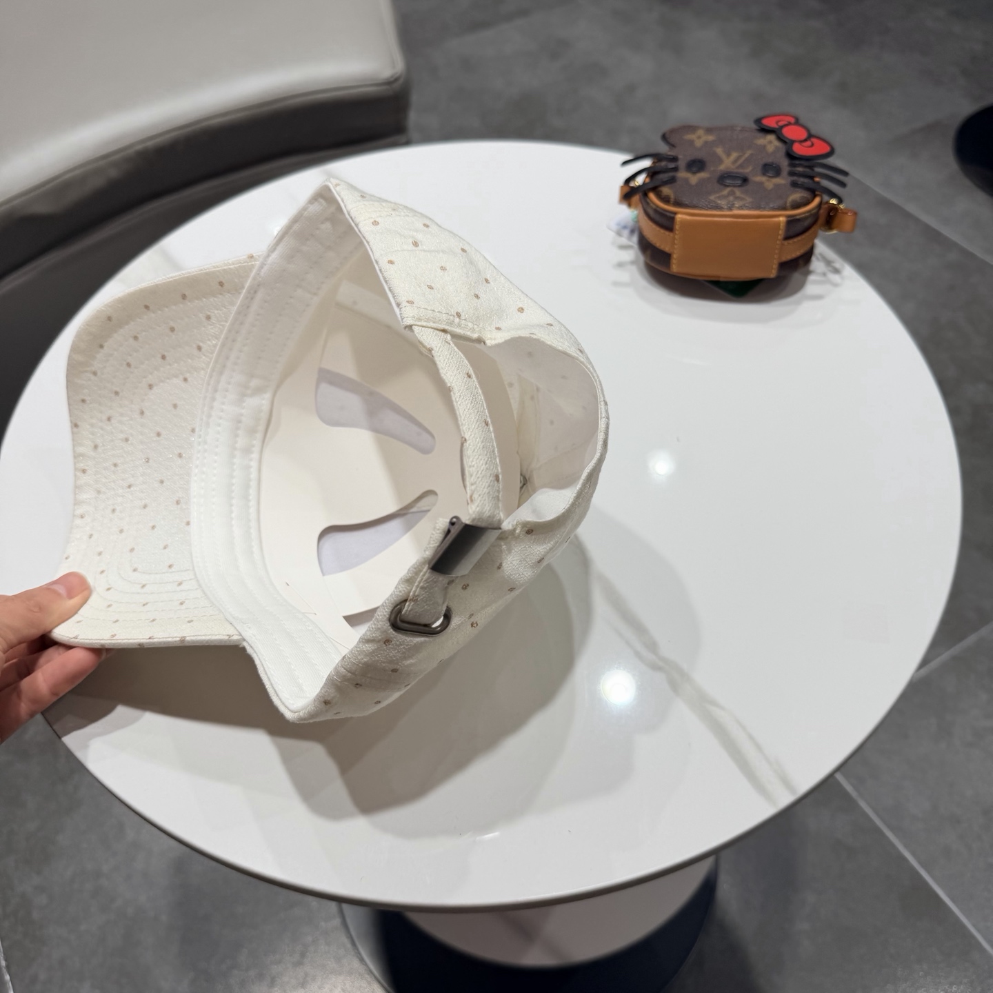 蒙口MONCLER 新款棒球帽，时尚炸街单品，风格很OK，网红.时尚博主的最爱！高品质舒适透气，凹造型很