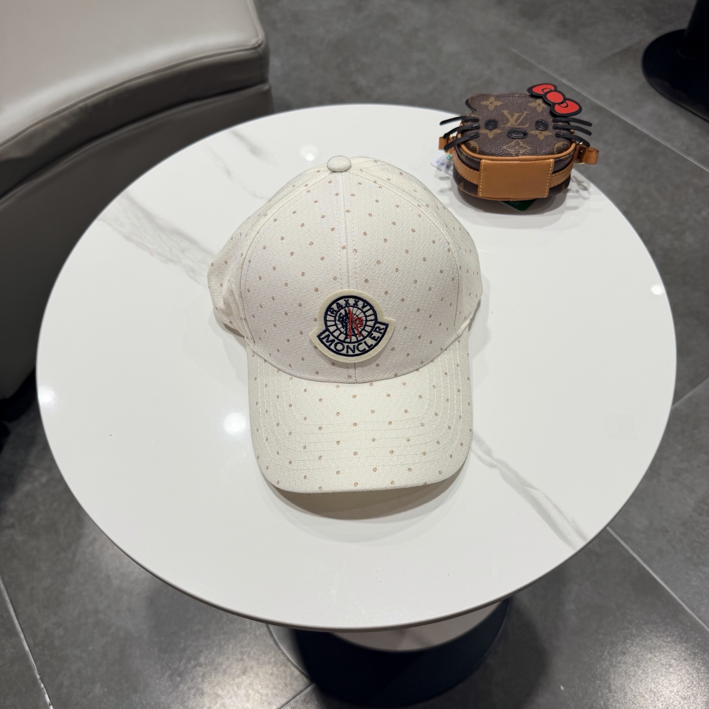 蒙口MONCLER 新款棒球帽，时尚炸街单品，风格很OK，网红.时尚博主的最爱！高品质舒适透气，凹造型很