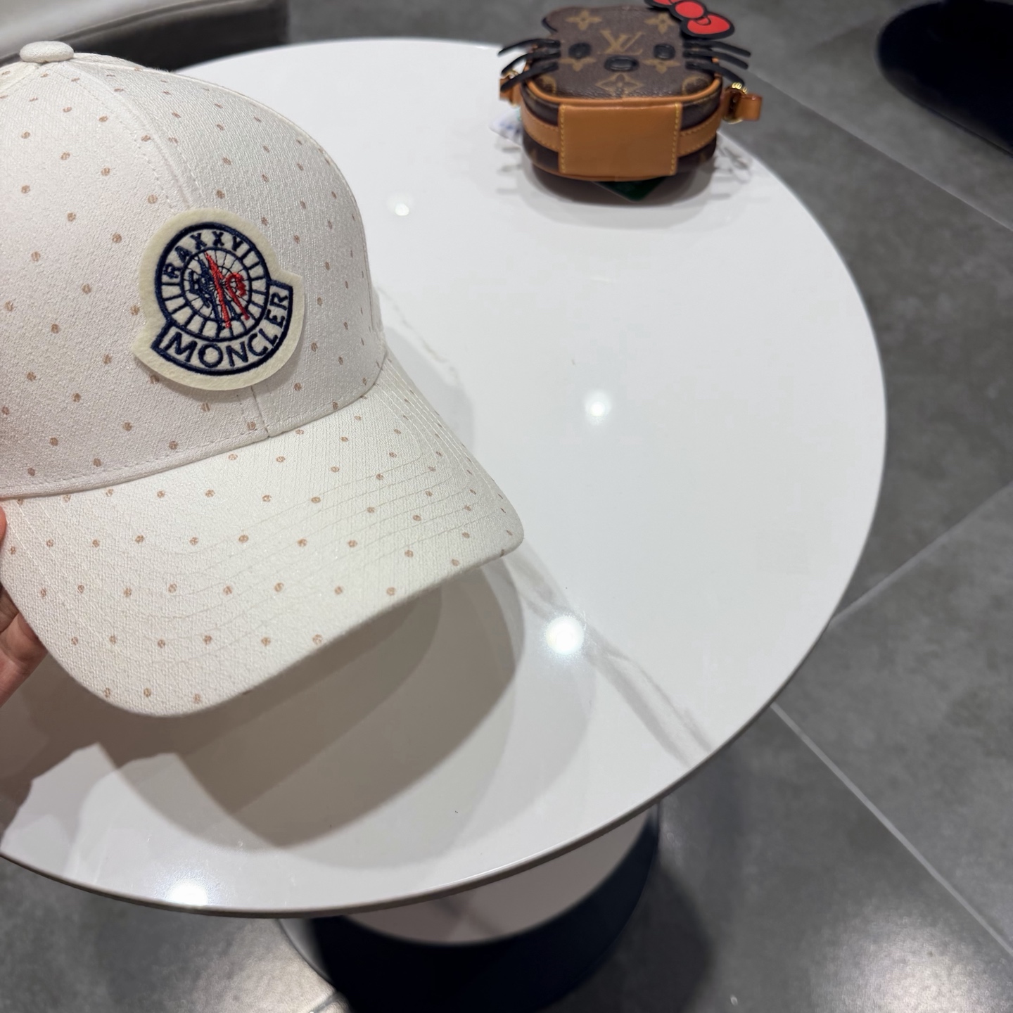 蒙口MONCLER 新款棒球帽，时尚炸街单品，风格很OK，网红.时尚博主的最爱！高品质舒适透气，凹造型很