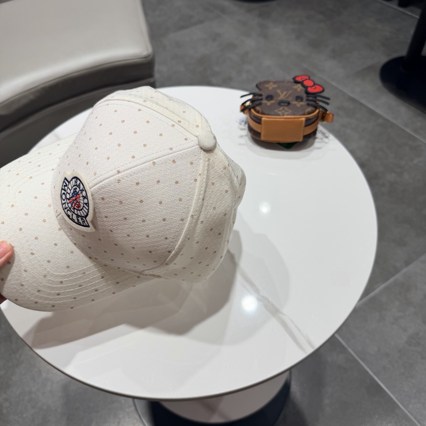 蒙口MONCLER 新款棒球帽，时尚炸街单品，风格很OK，网红.时尚博主的最爱！高品质舒适透气，凹造型很