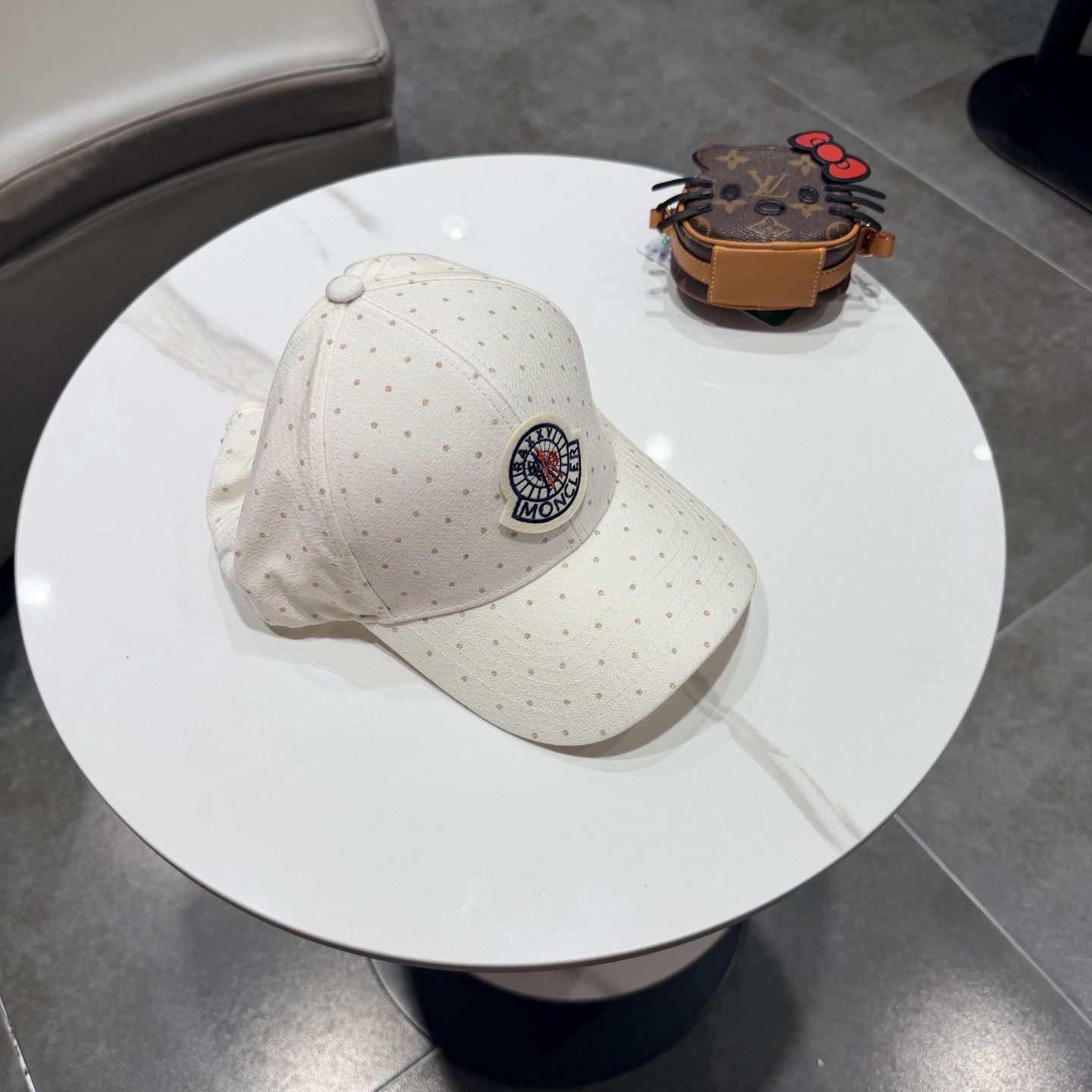 蒙口MONCLER 新款棒球帽，时尚炸街单品，风格很OK，网红.时尚博主的最爱！高品质舒适透气，凹造型很