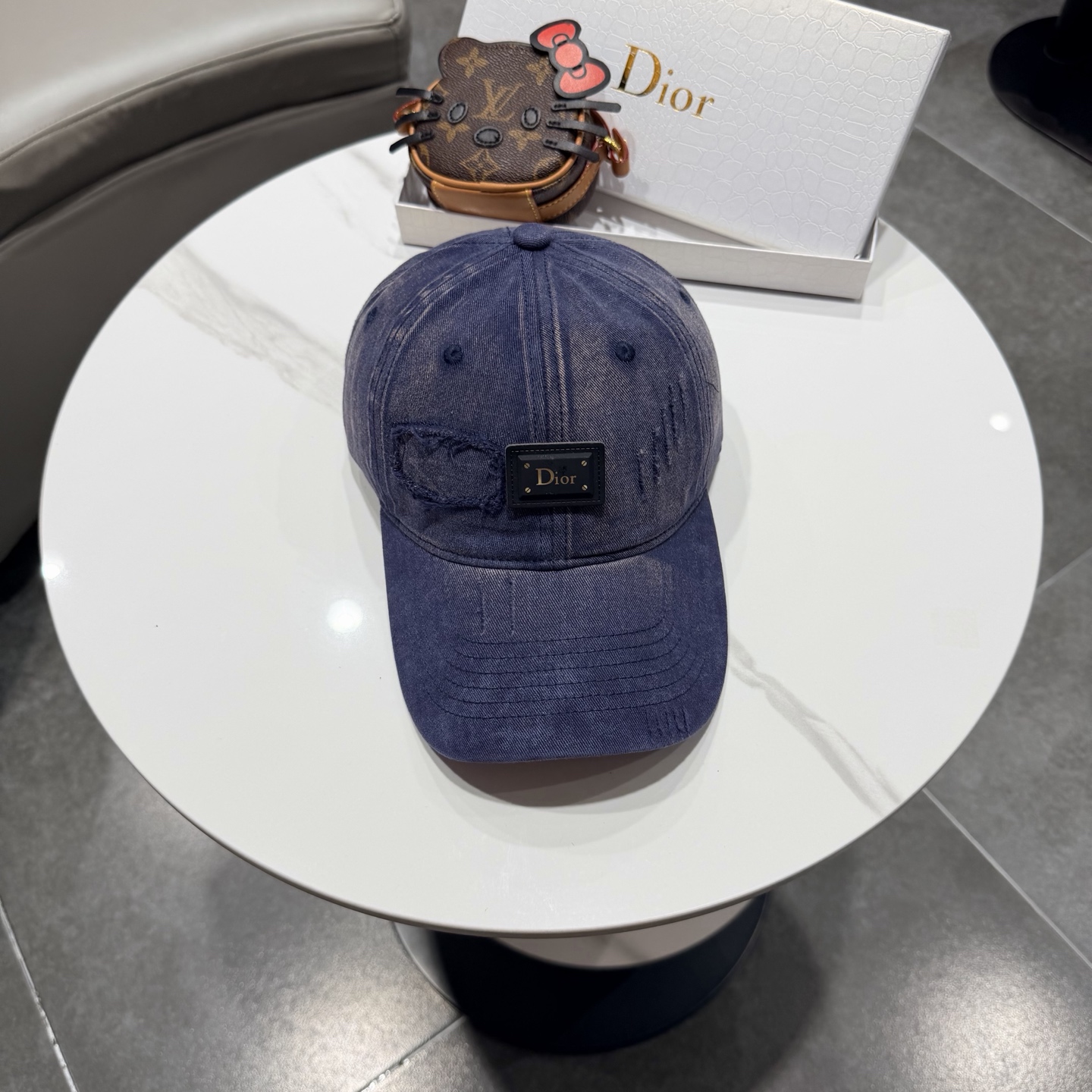 🧢DIOR迪奥棒球帽 😍新款棒球帽，重工打造♥️高端大气，百搭款🤗男女通用！